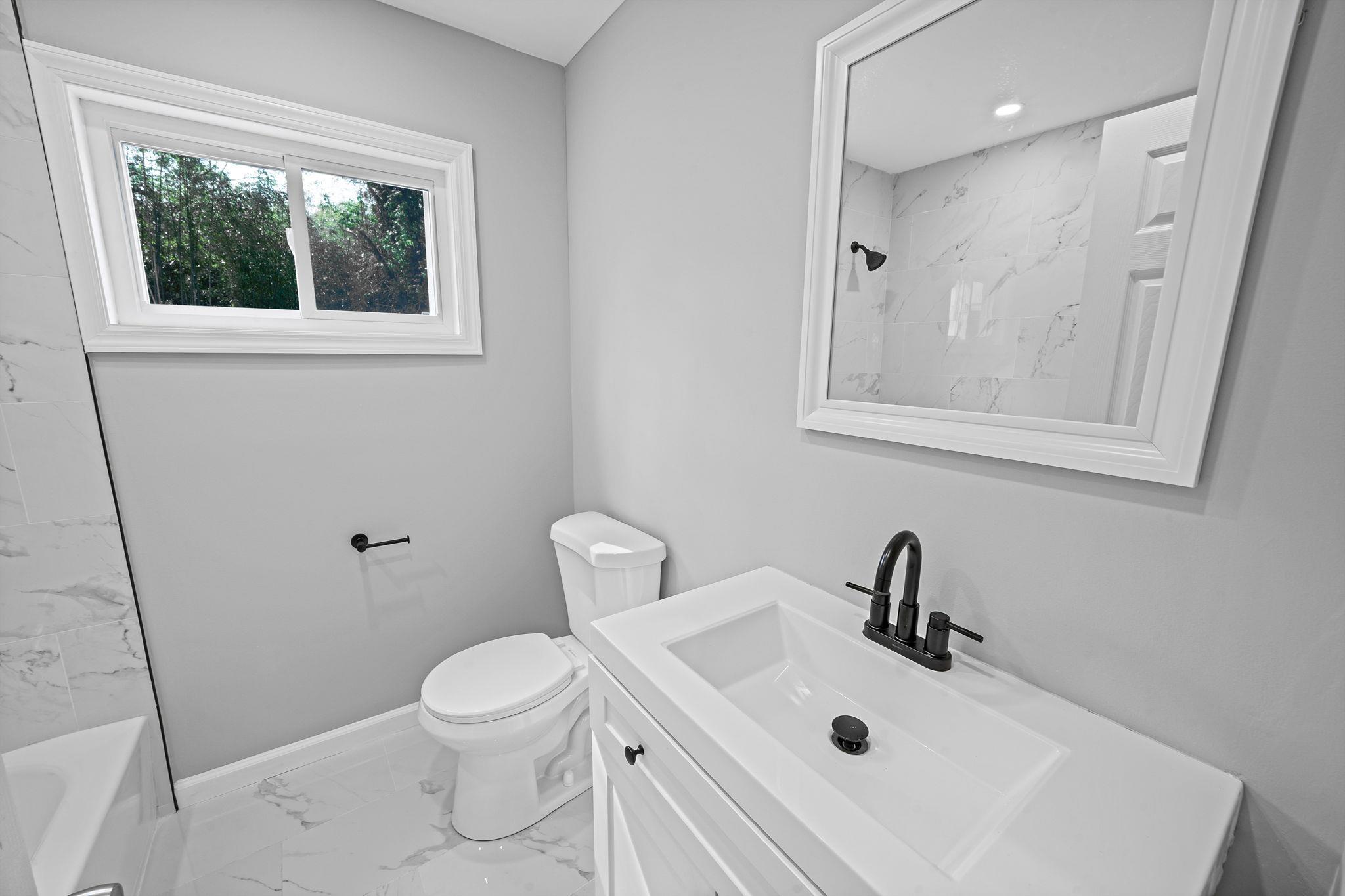 1090 Brookdale Avenue, Bay Shore, NY 11706