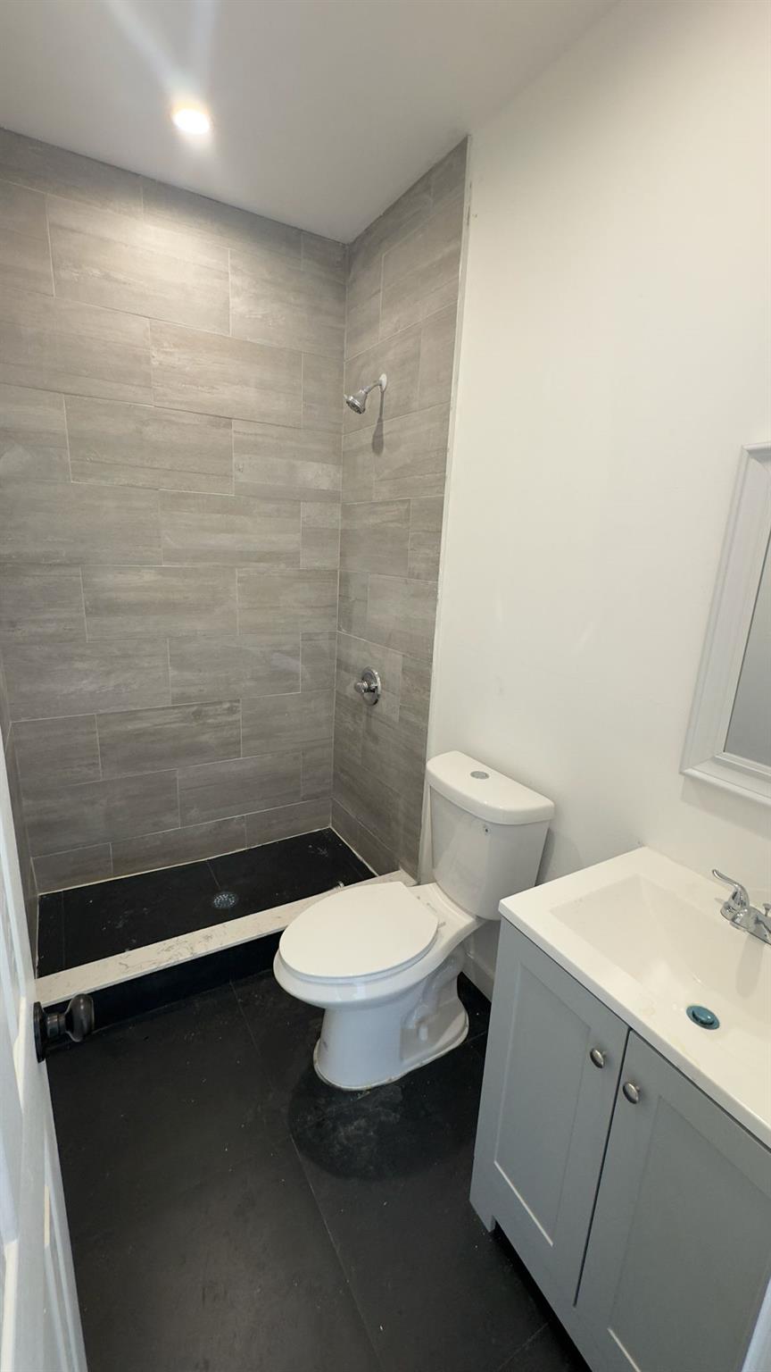 32 Radde Place, Brooklyn, NY 11233