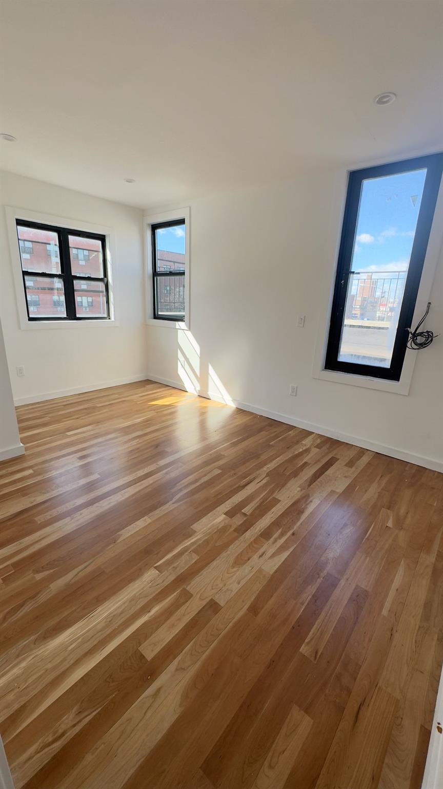 32 Radde Place, Brooklyn, NY 11233