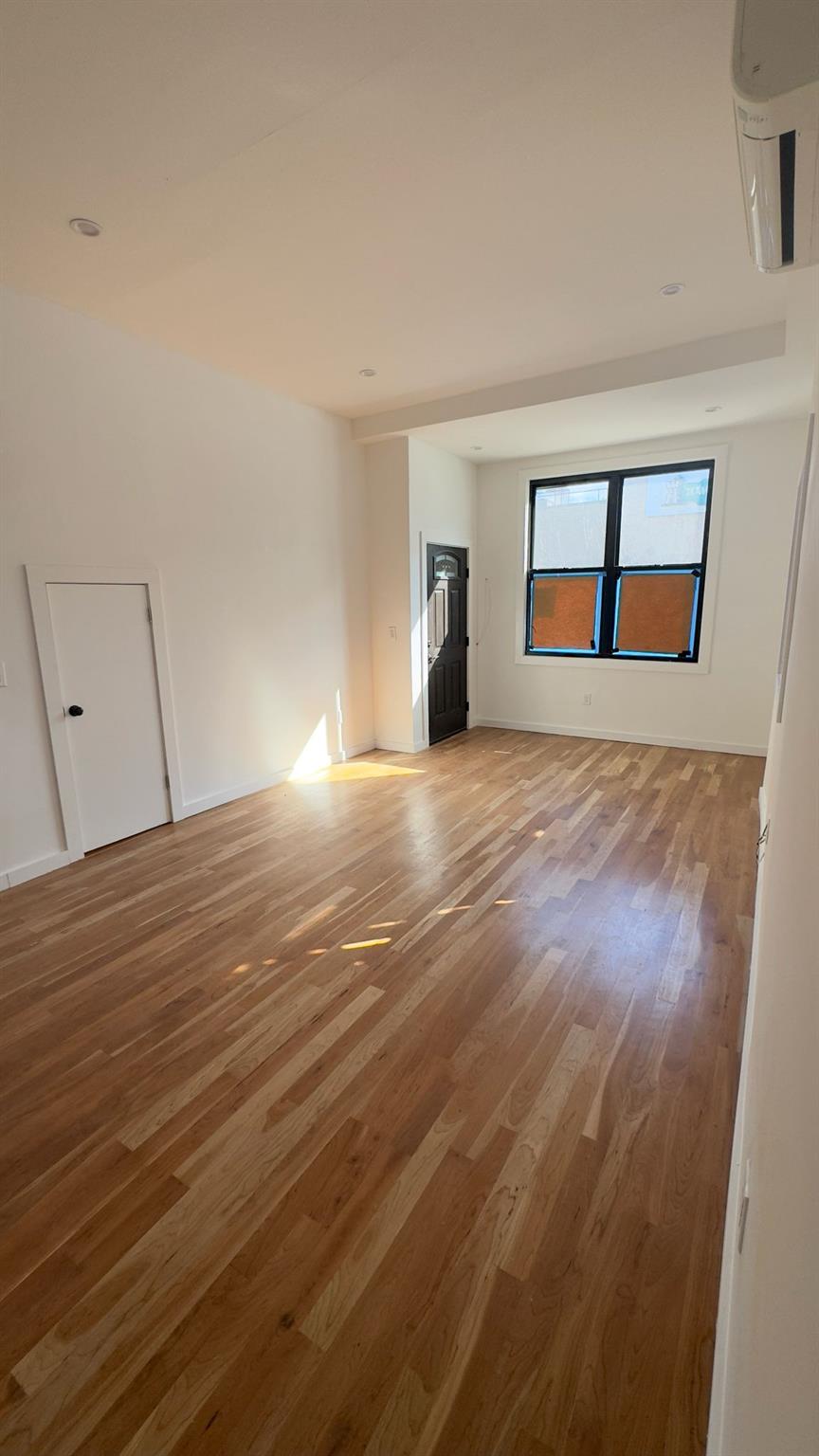 32 Radde Place, Brooklyn, NY 11233