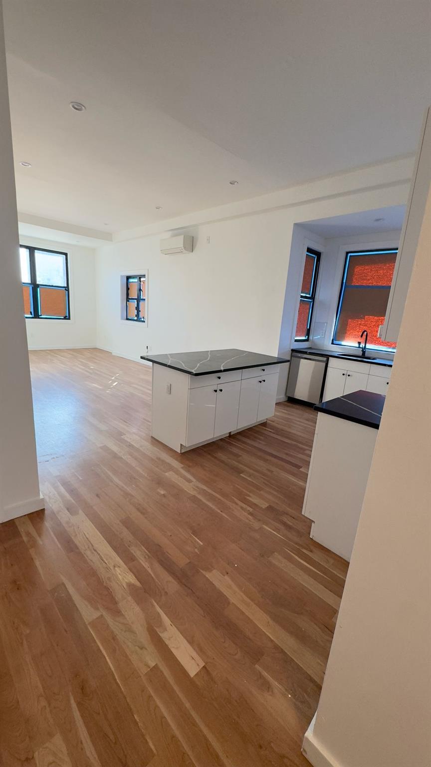 32 Radde Place, Brooklyn, NY 11233