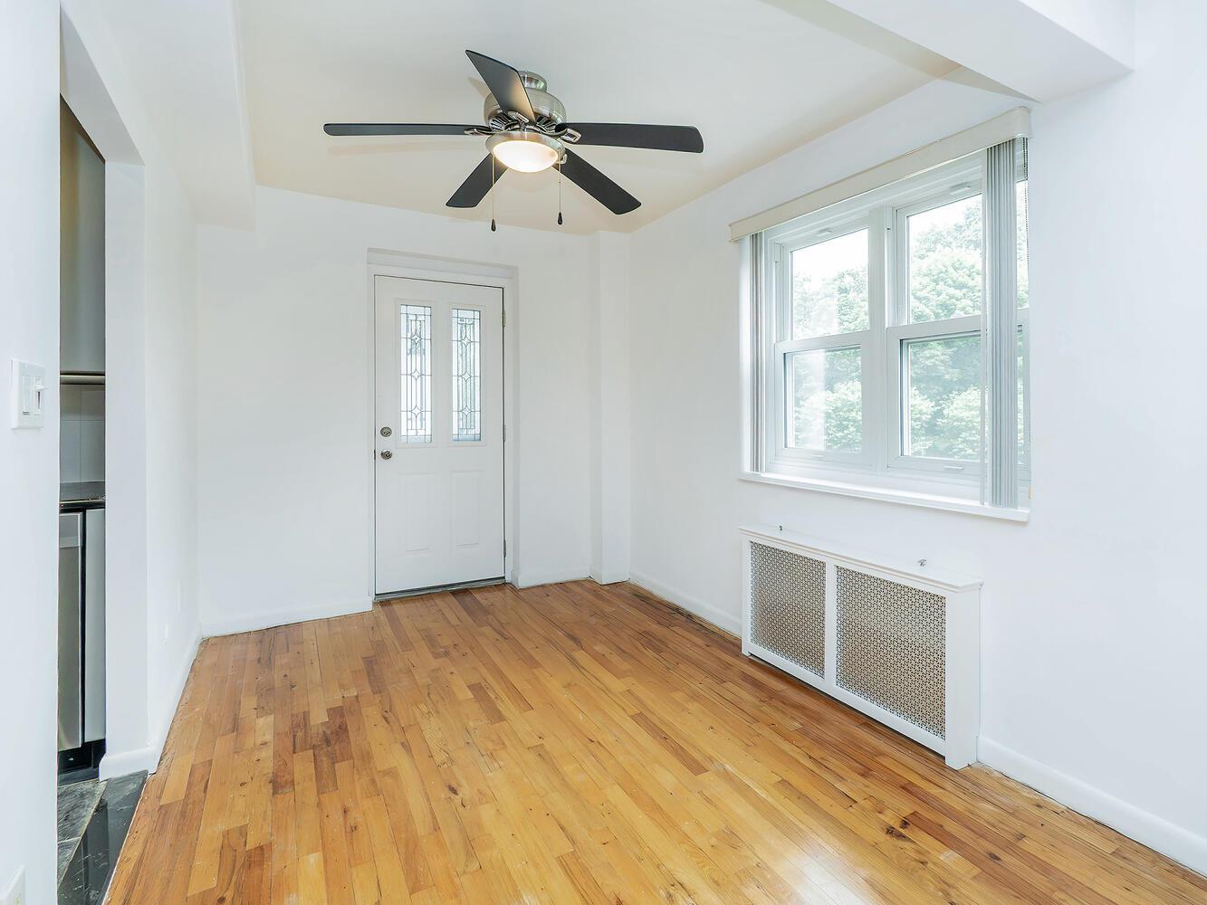 32 Pearsall Avenue # 3A, Glen Cove, NY 11542