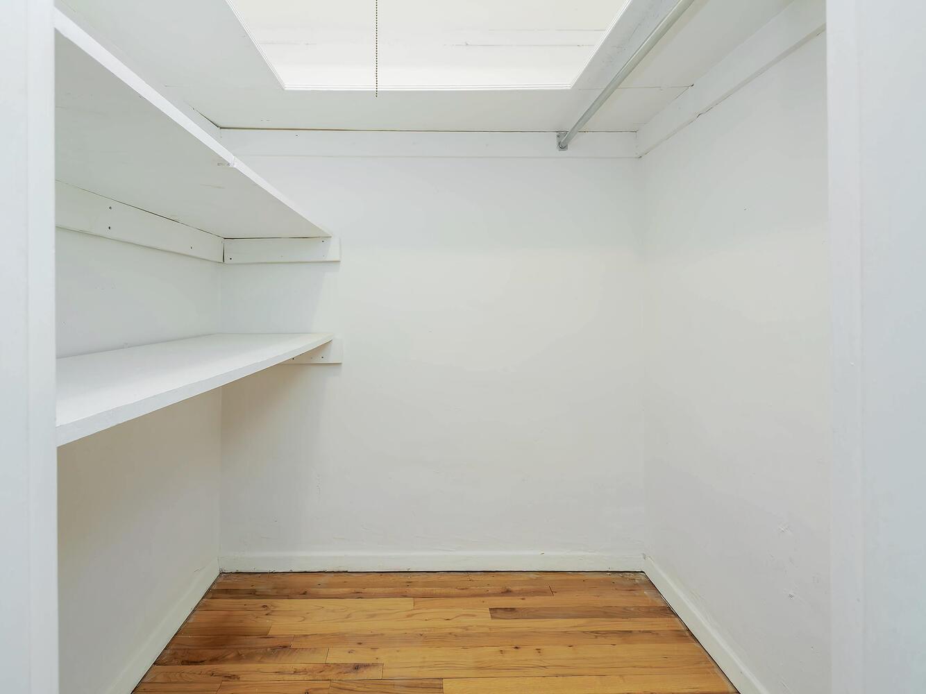 32 Pearsall Avenue # 3A, Glen Cove, NY 11542