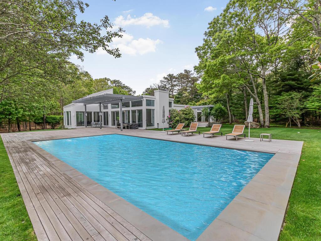580 Hands Creek Road, East Hampton, NY 11937
