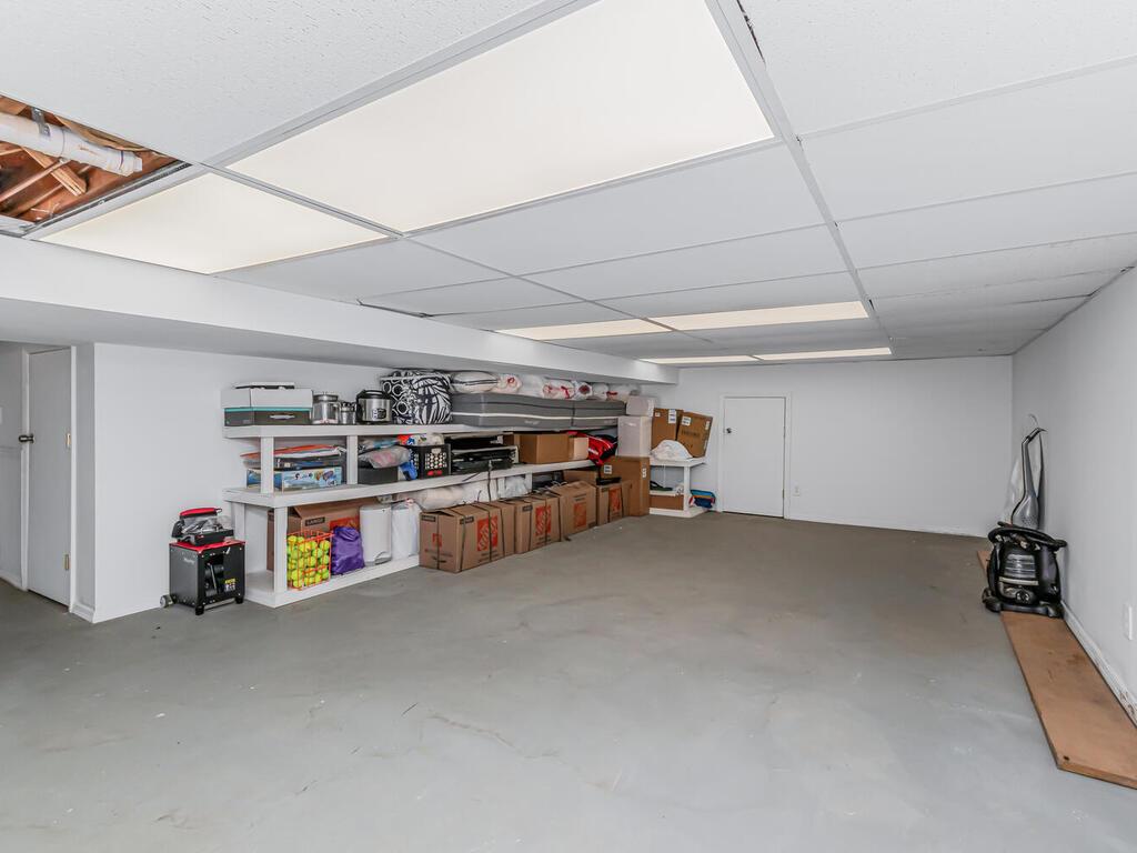 580 Hands Creek Road, East Hampton, NY 11937