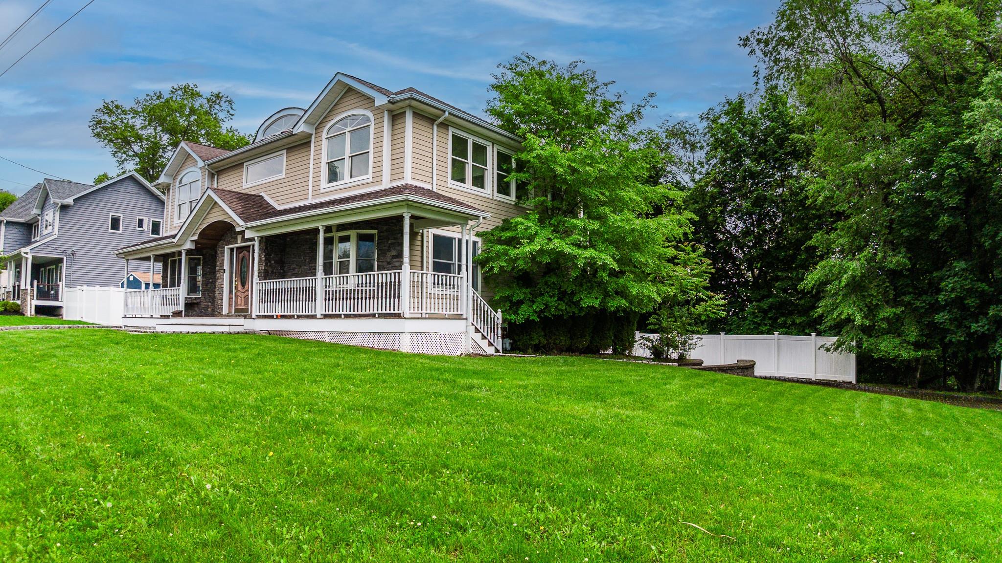 4 Brown Drive, Pearl River, NY 10965