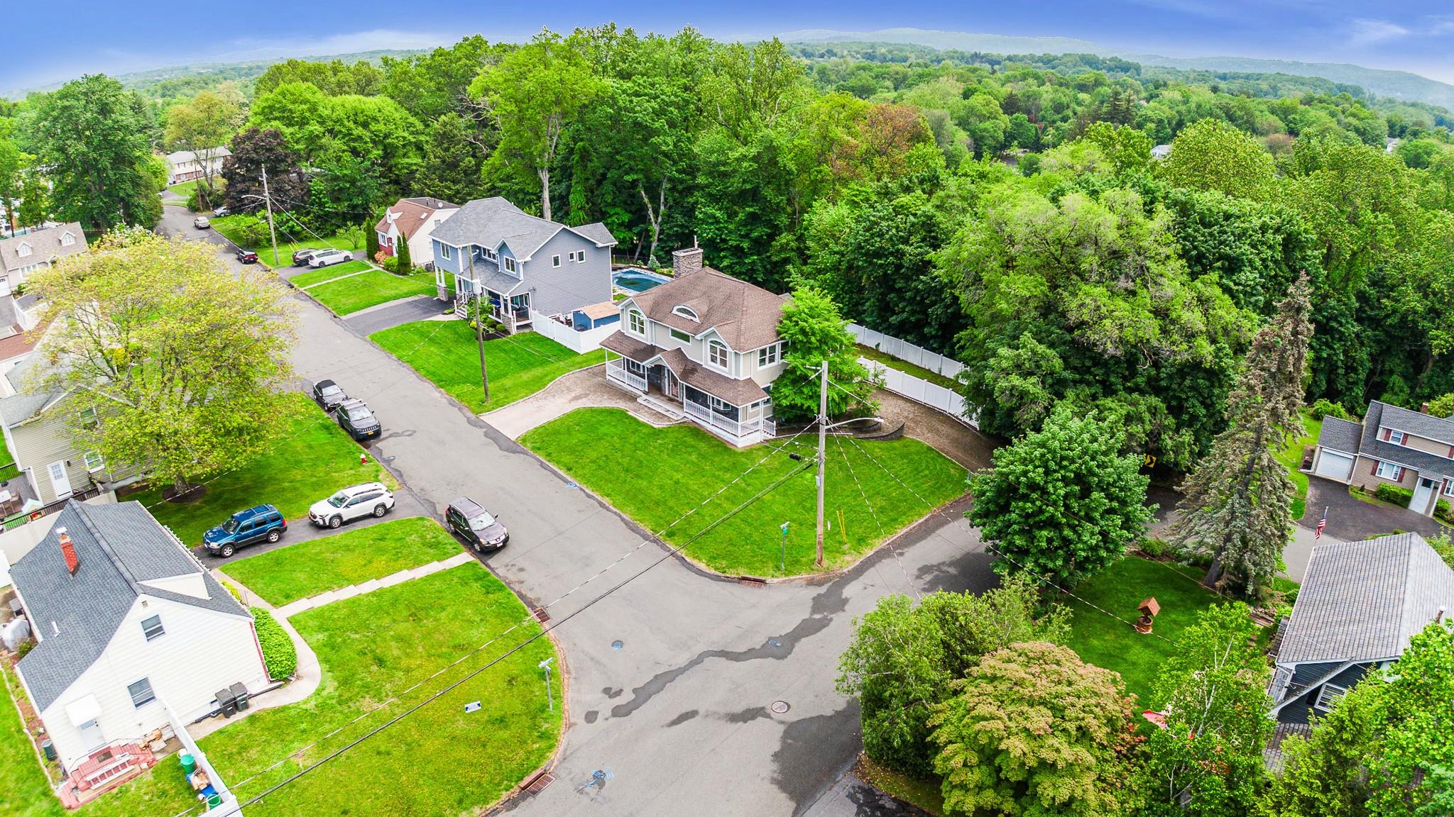 4 Brown Drive, Pearl River, NY 10965