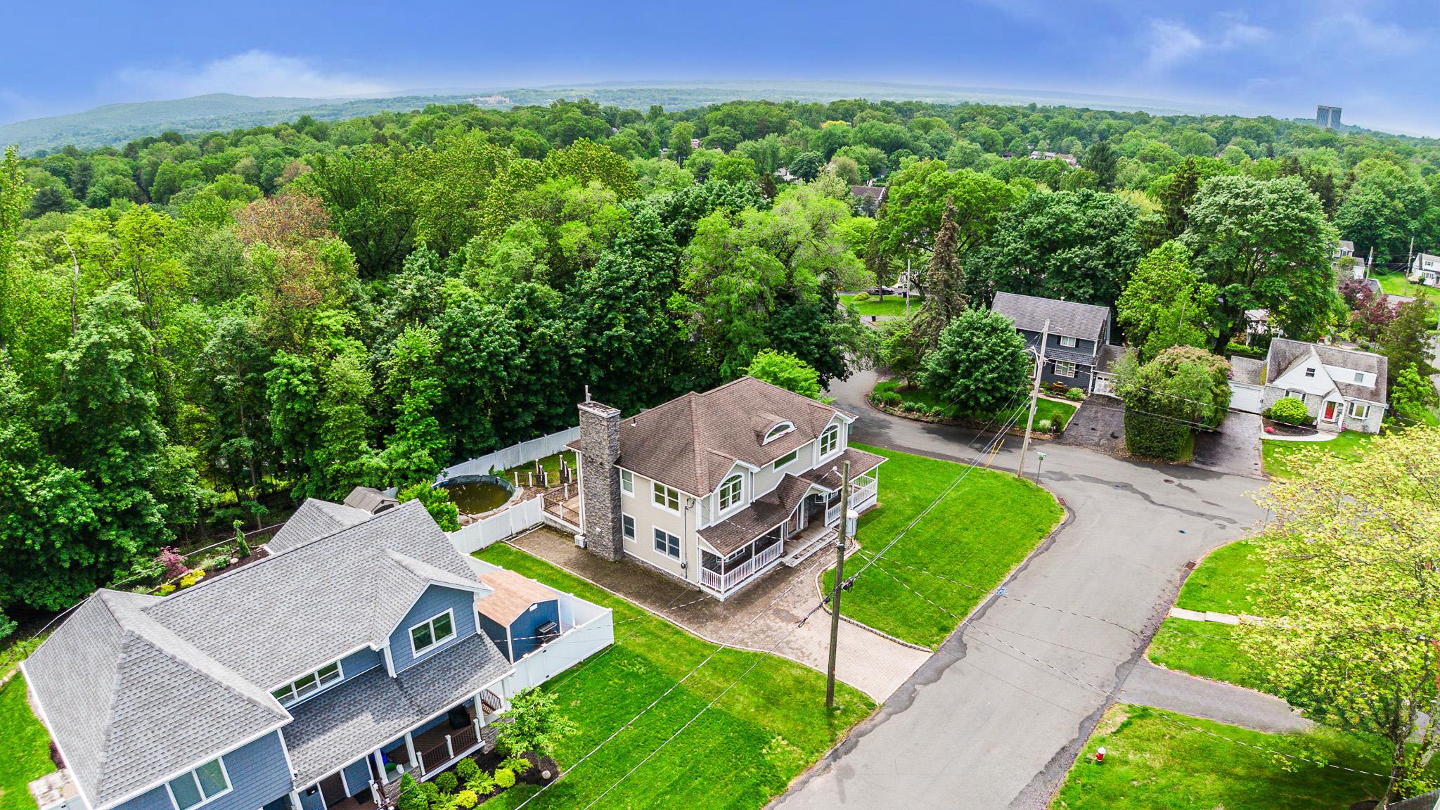 4 Brown Drive, Pearl River, NY 10965