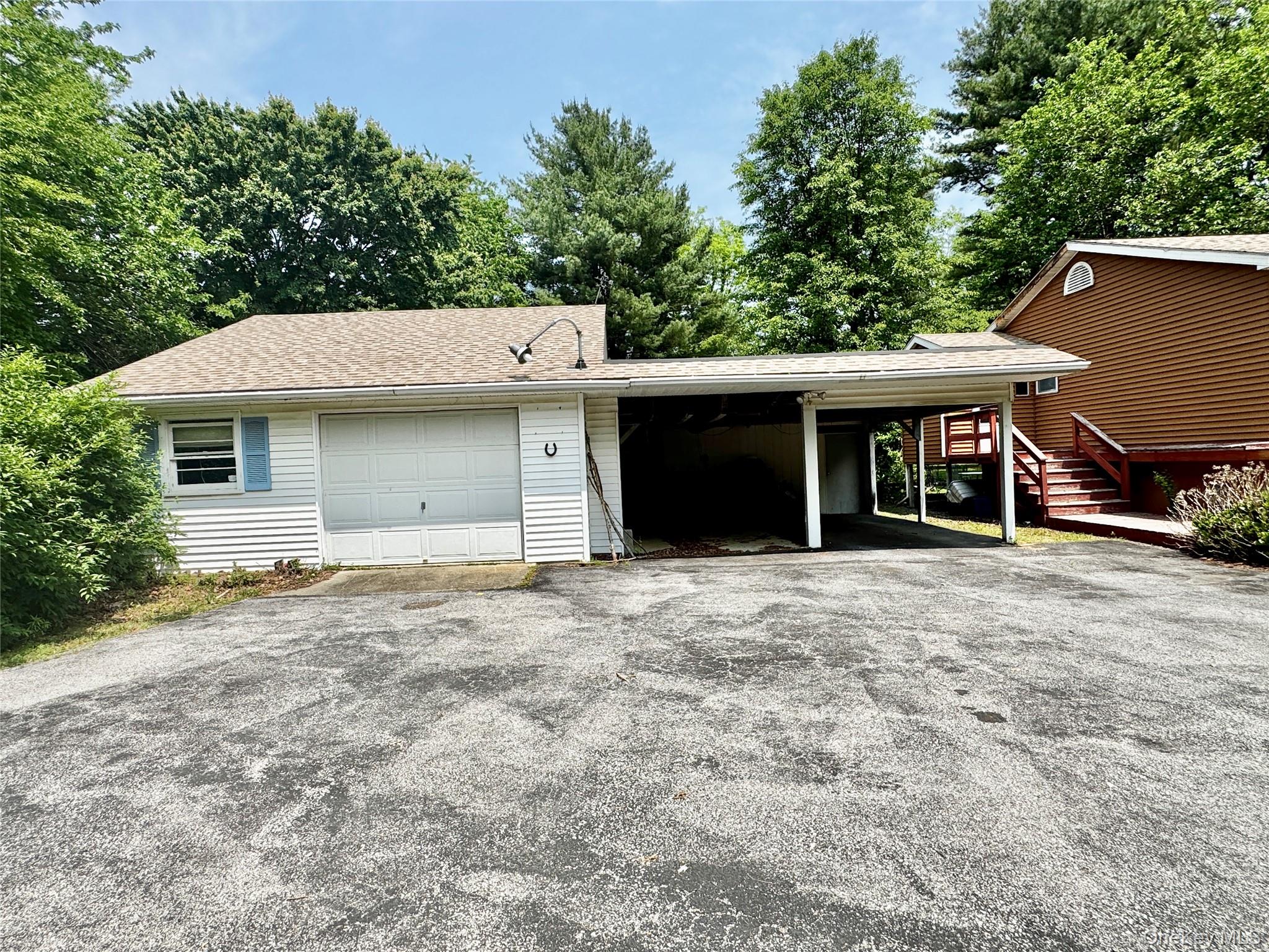 20 Shore Drive, Elizaville, NY 12523