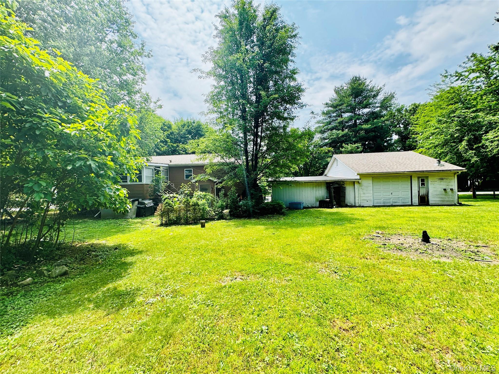 20 Shore Drive, Elizaville, NY 12523