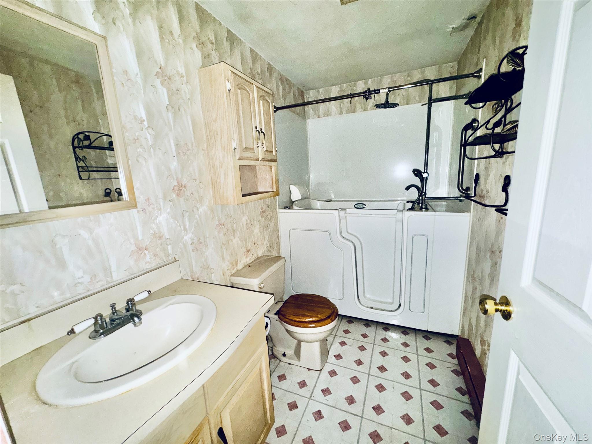 20 Shore Drive, Elizaville, NY 12523