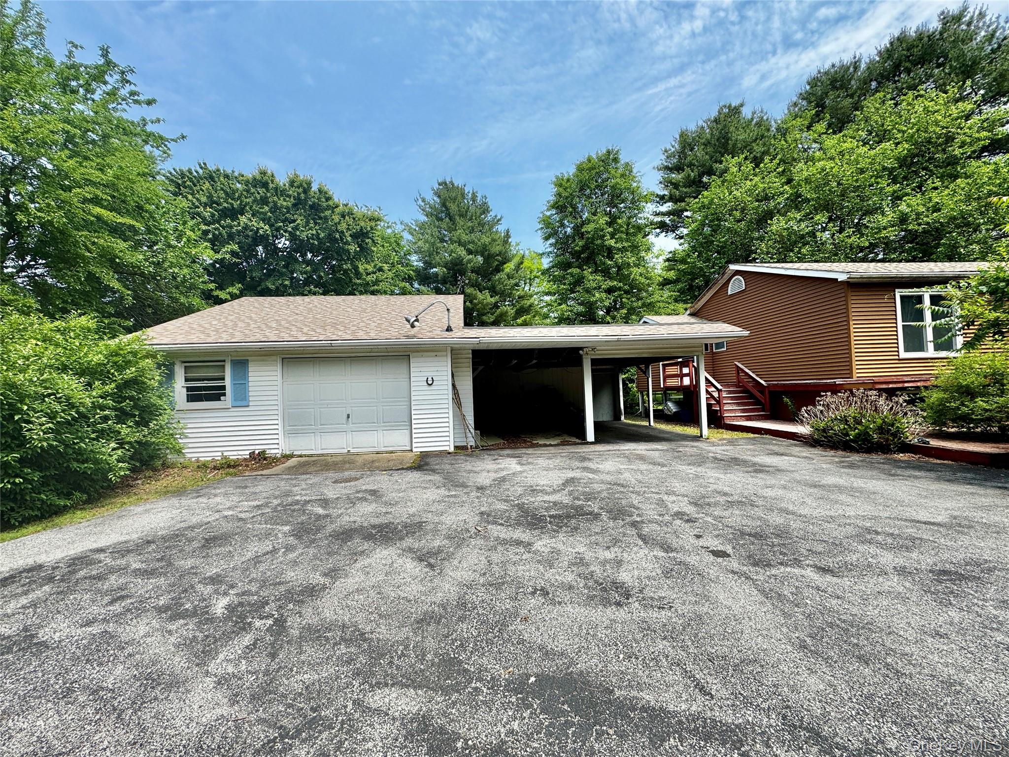 20 Shore Drive, Elizaville, NY 12523