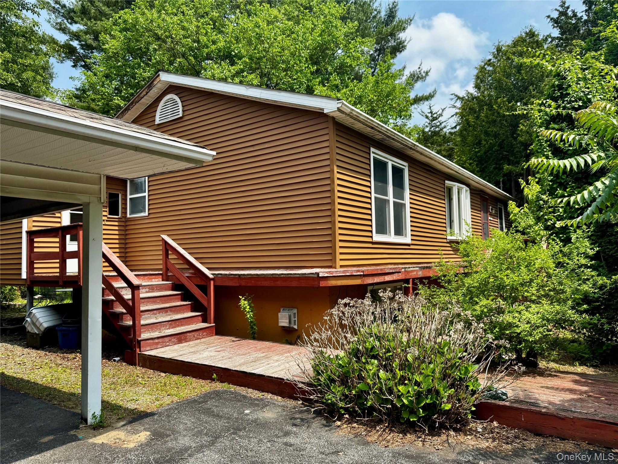 20 Shore Drive, Elizaville, NY 12523