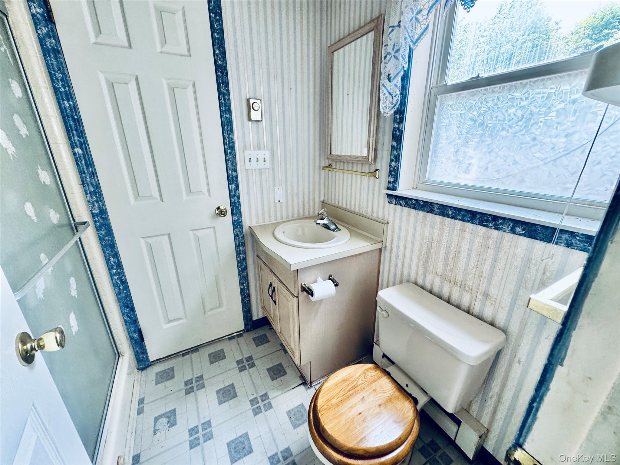 20 Shore Drive, Elizaville, NY 12523