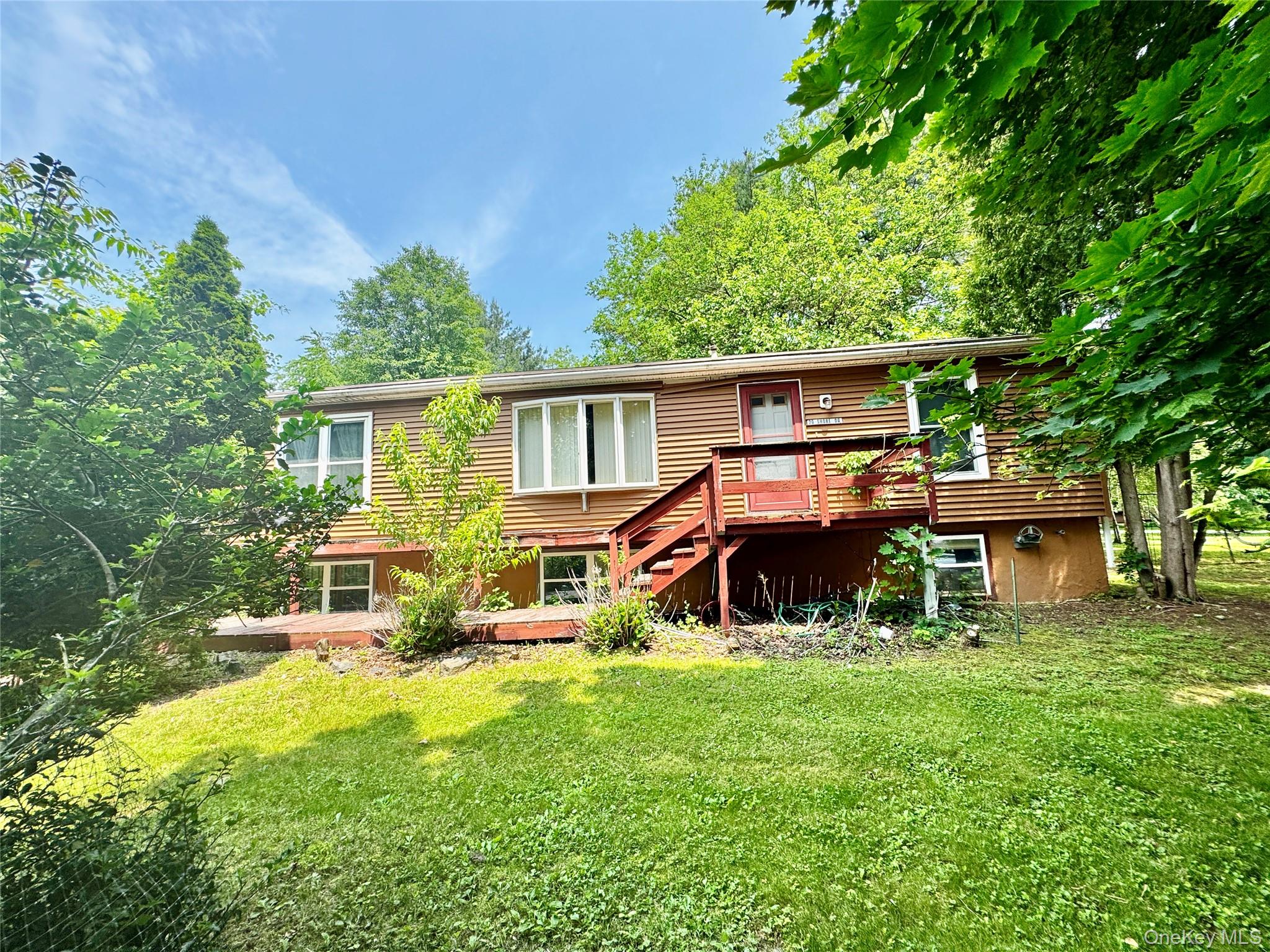 20 Shore Drive, Elizaville, NY 12523