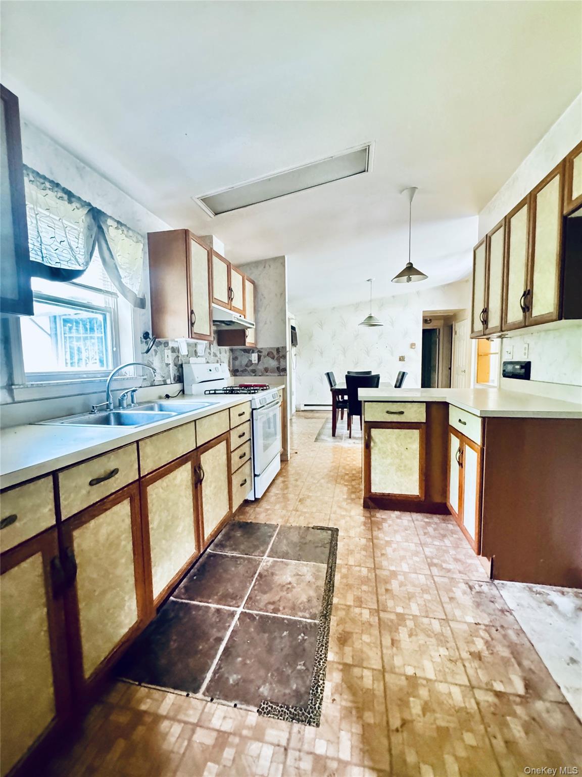 20 Shore Drive, Elizaville, NY 12523