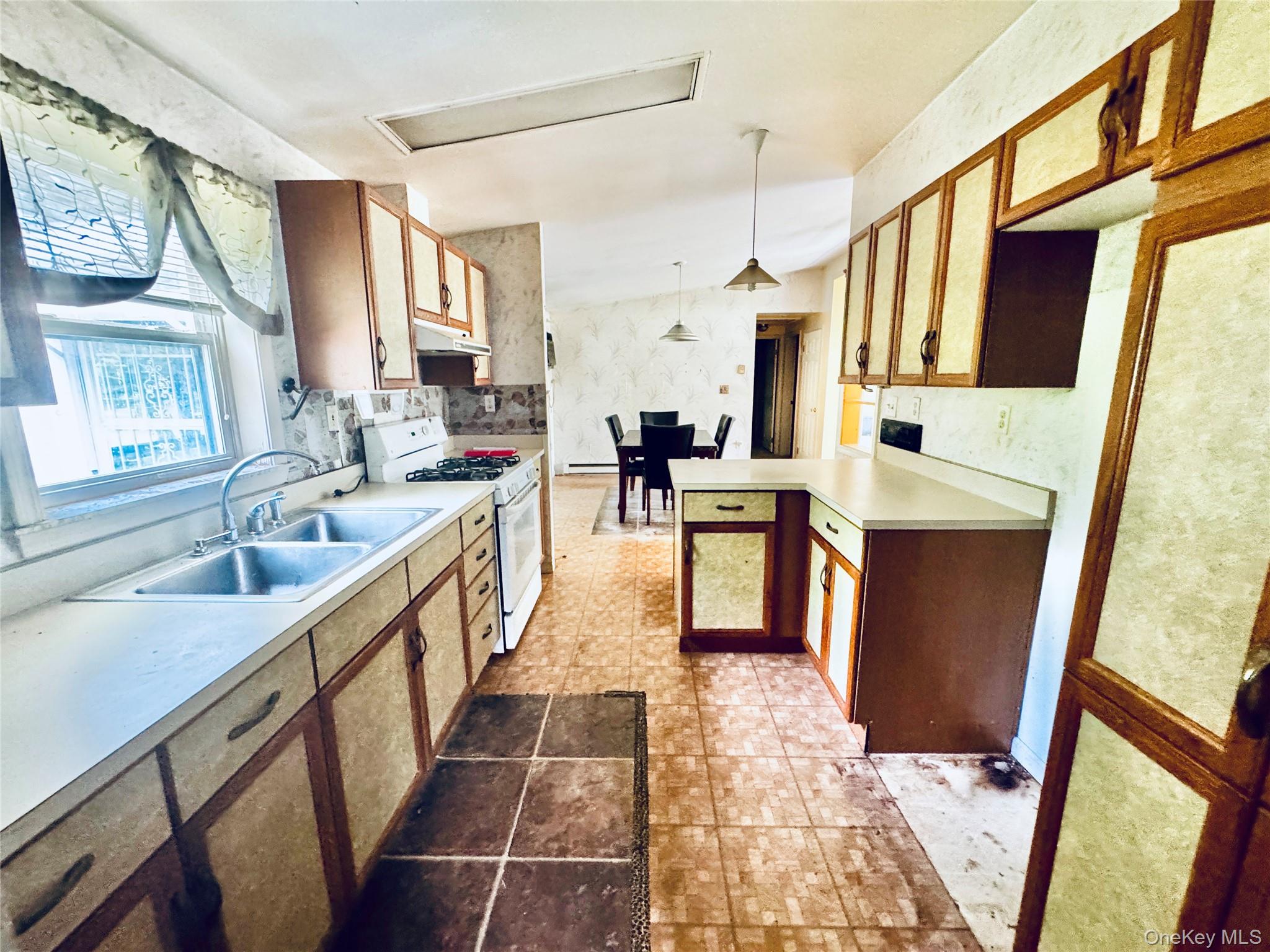 20 Shore Drive, Elizaville, NY 12523