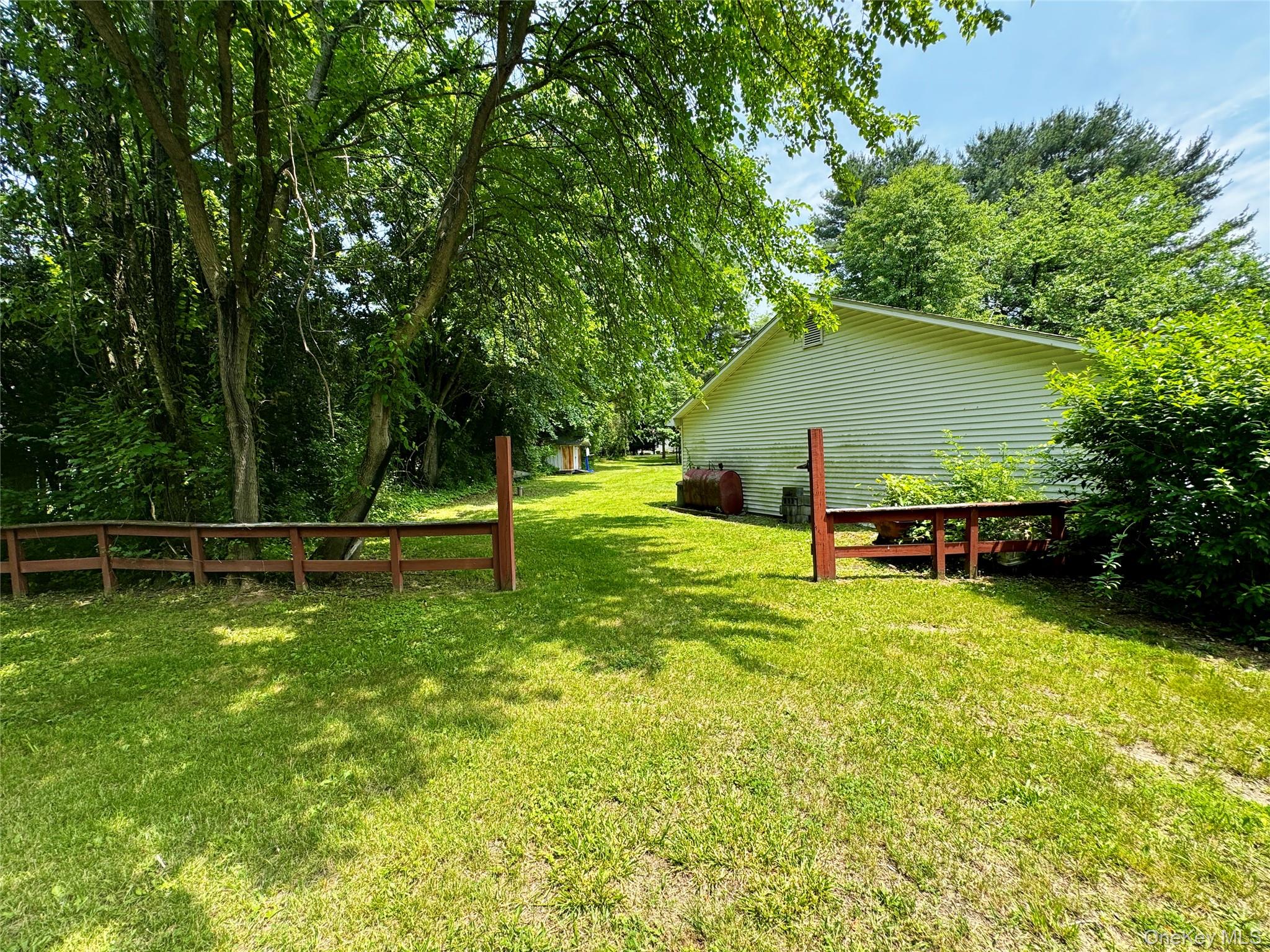 20 Shore Drive, Elizaville, NY 12523