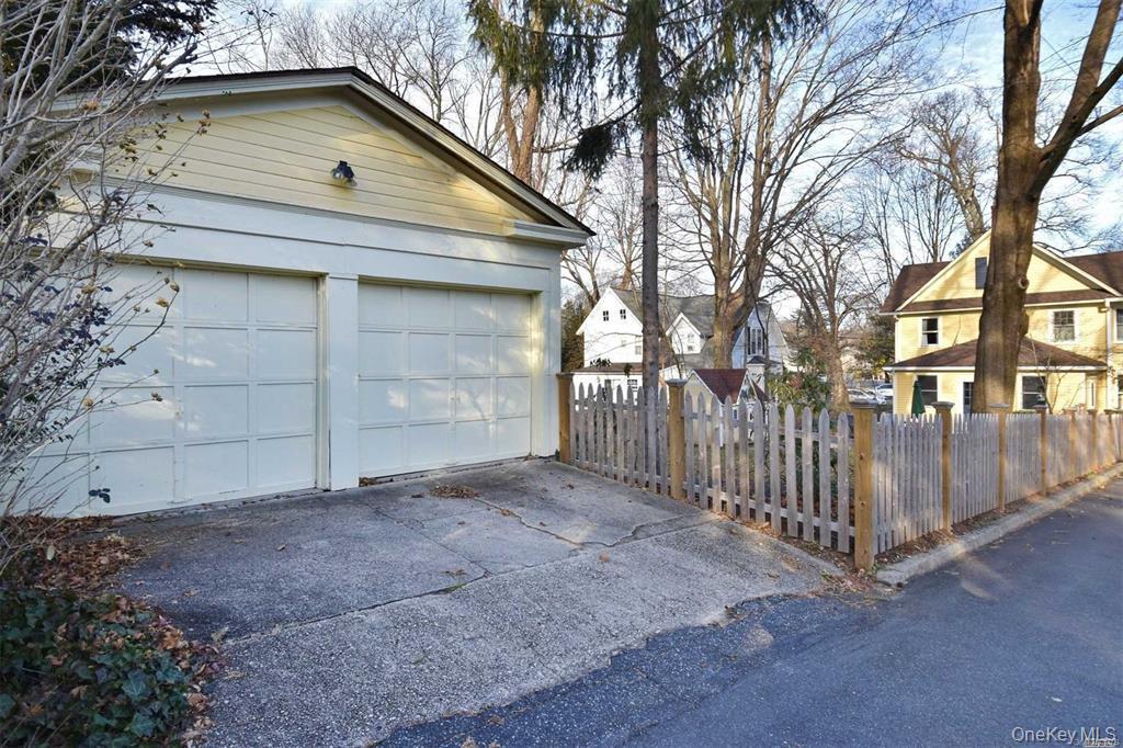 67 W Neck Road, Huntington, NY 11743