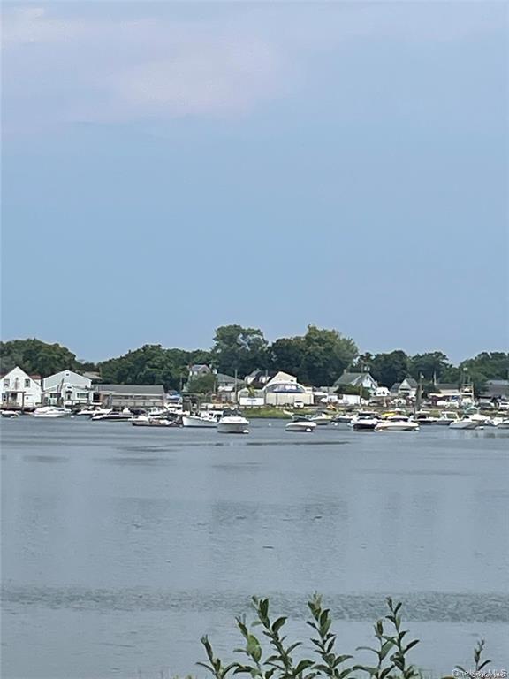 762 Connecticut View Drive, Mill Neck, NY 11771