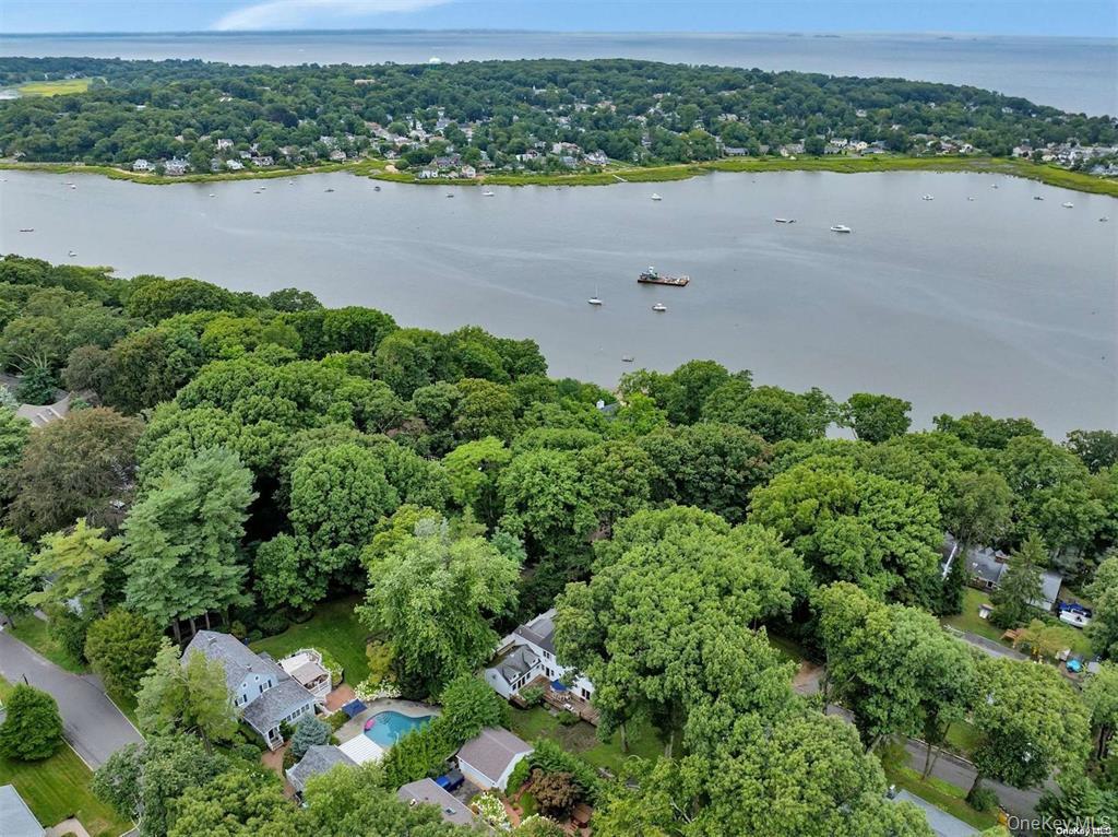 762 Connecticut View Drive, Mill Neck, NY 11771