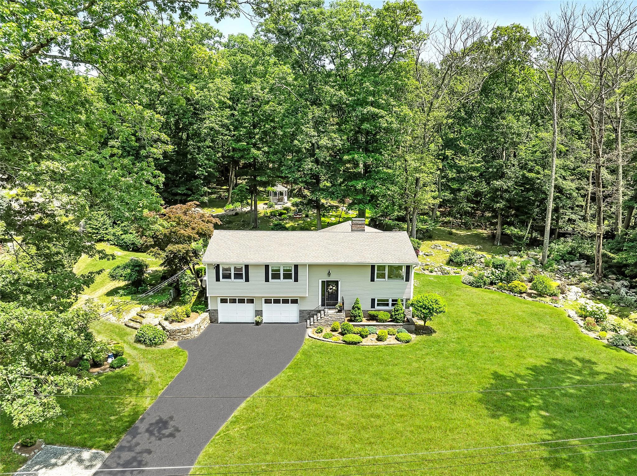 69 Clove Brook Drive, Cold Spring, NY 10516