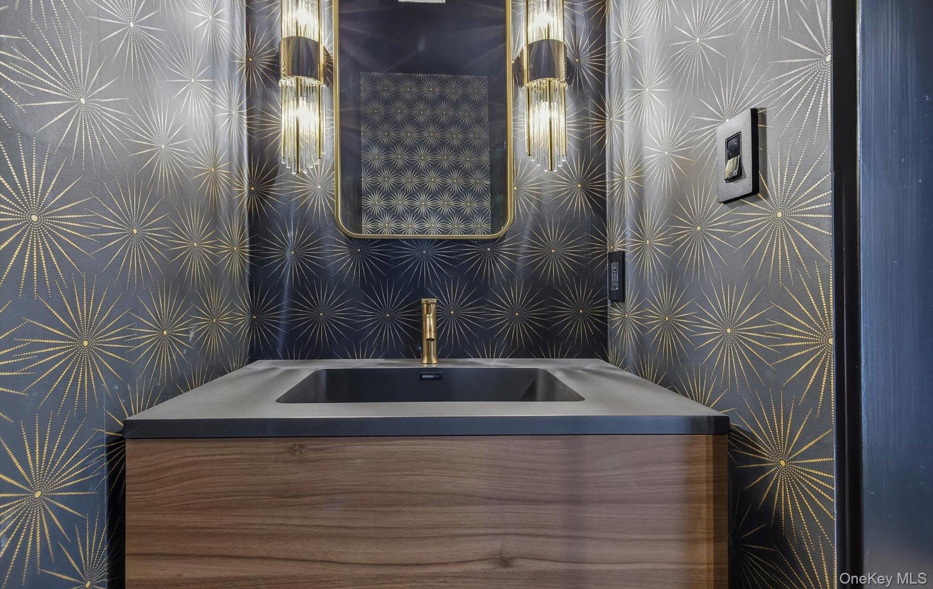 26 Windemere Way, Woodbury, NY 11797