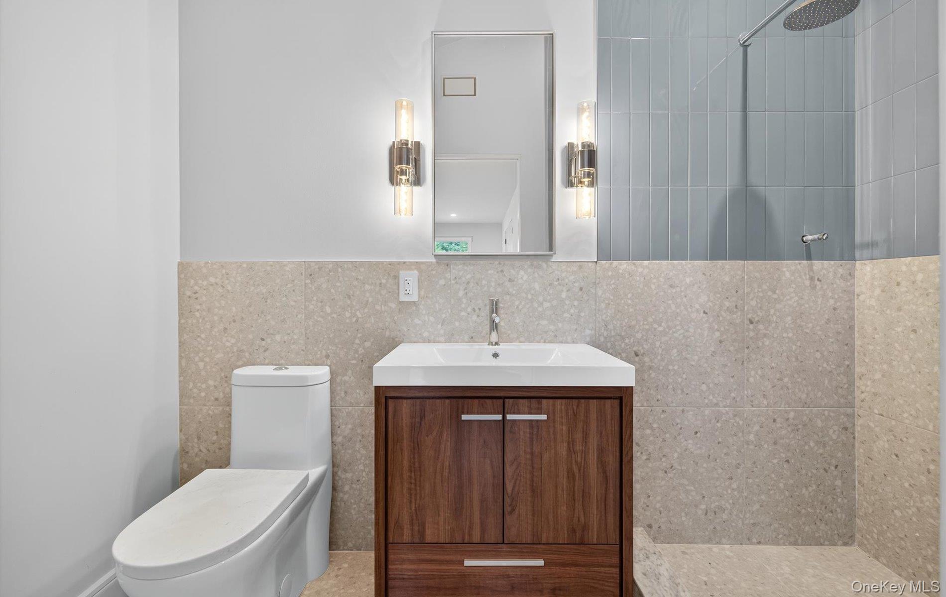 26 Windemere Way, Woodbury, NY 11797