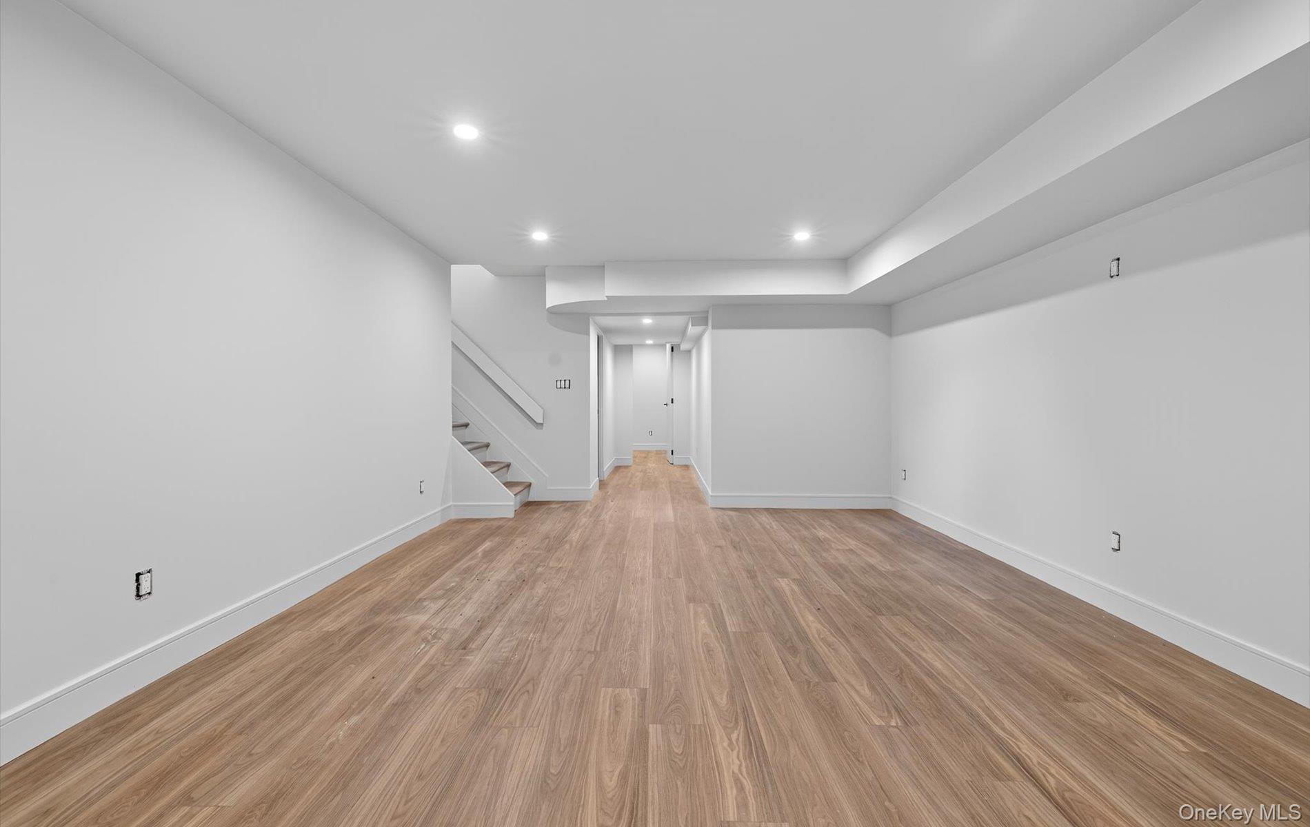 26 Windemere Way, Woodbury, NY 11797