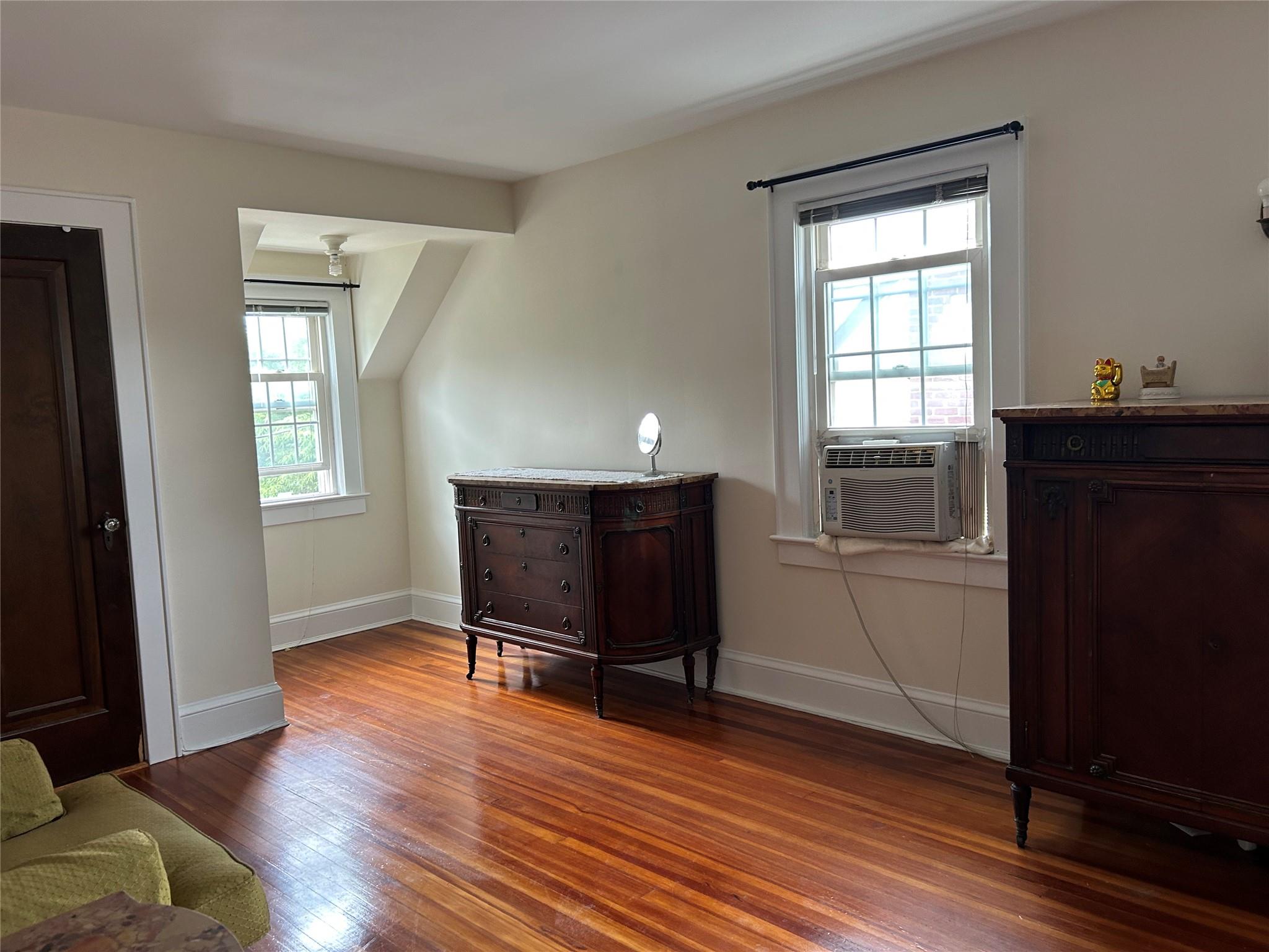 9 Troy Place, Merrick, NY 11566