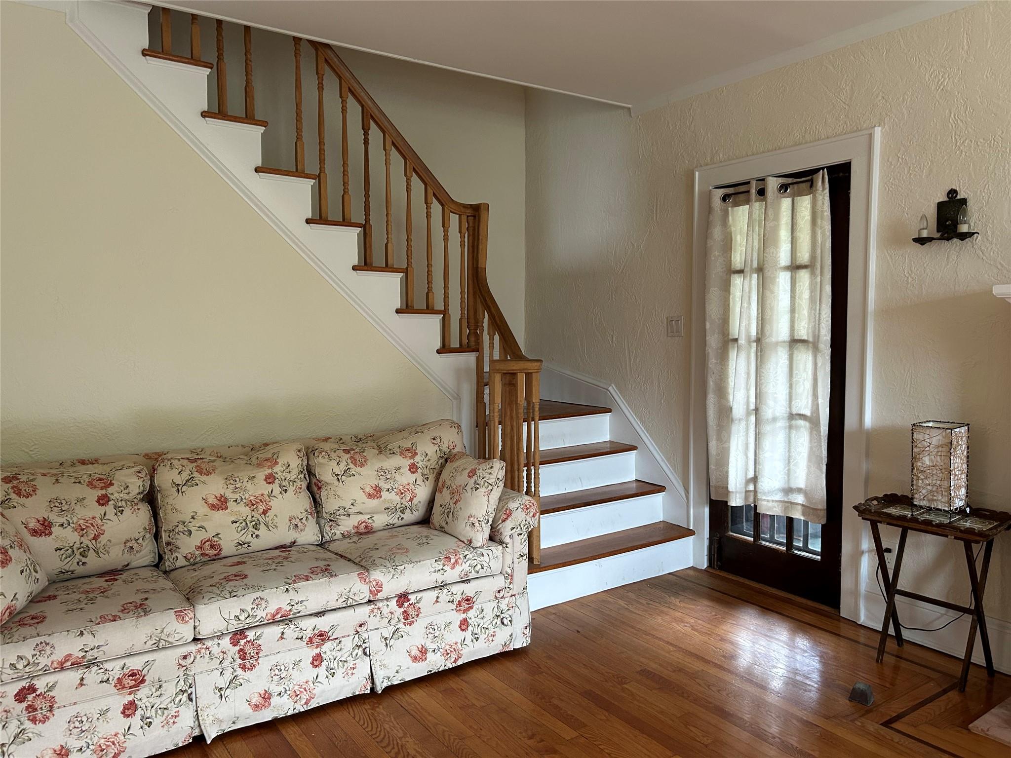 9 Troy Place, Merrick, NY 11566