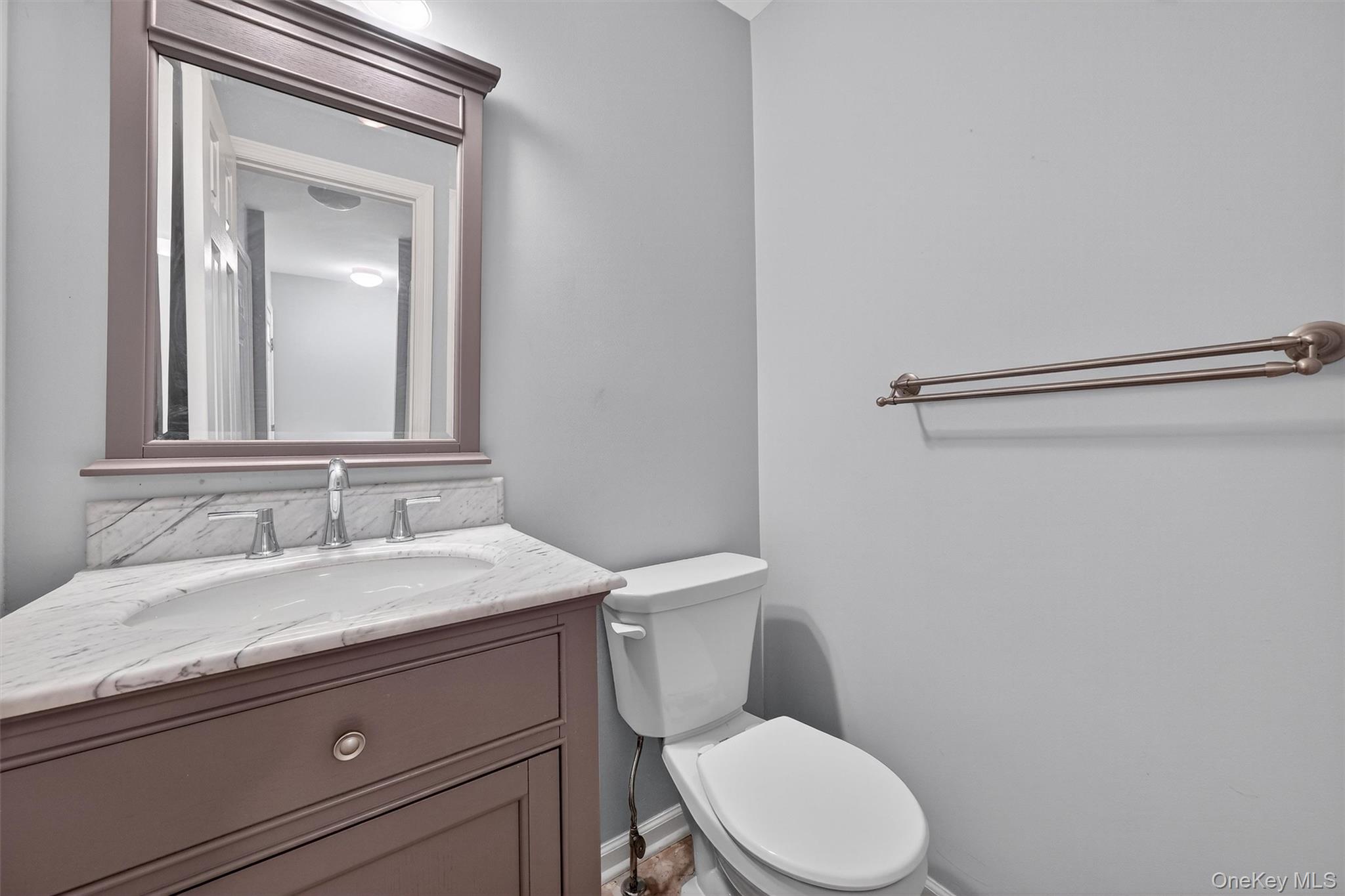 38 Prestwick Court, Poughkeepsie, NY 12603