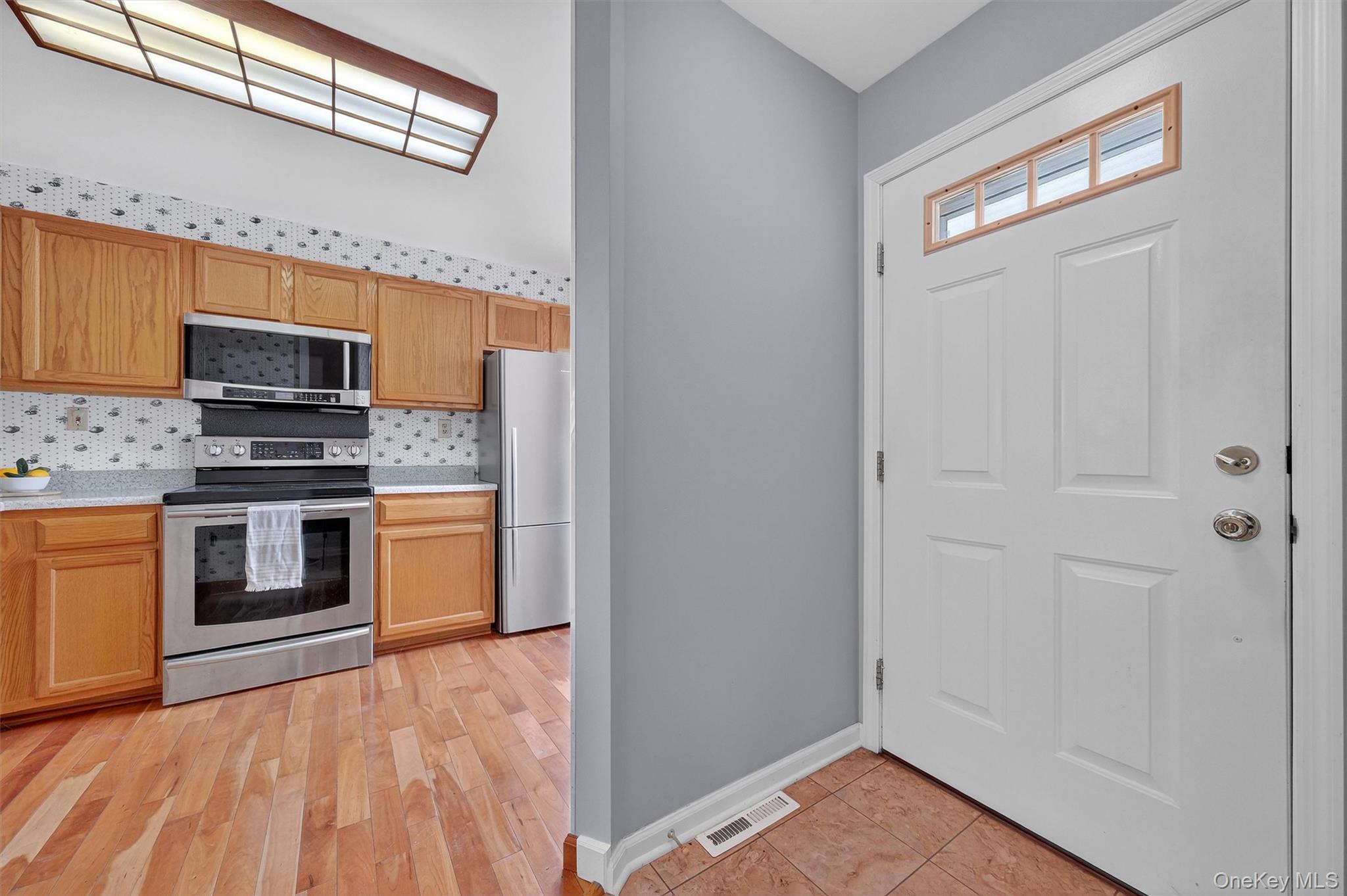 38 Prestwick Court, Poughkeepsie, NY 12603