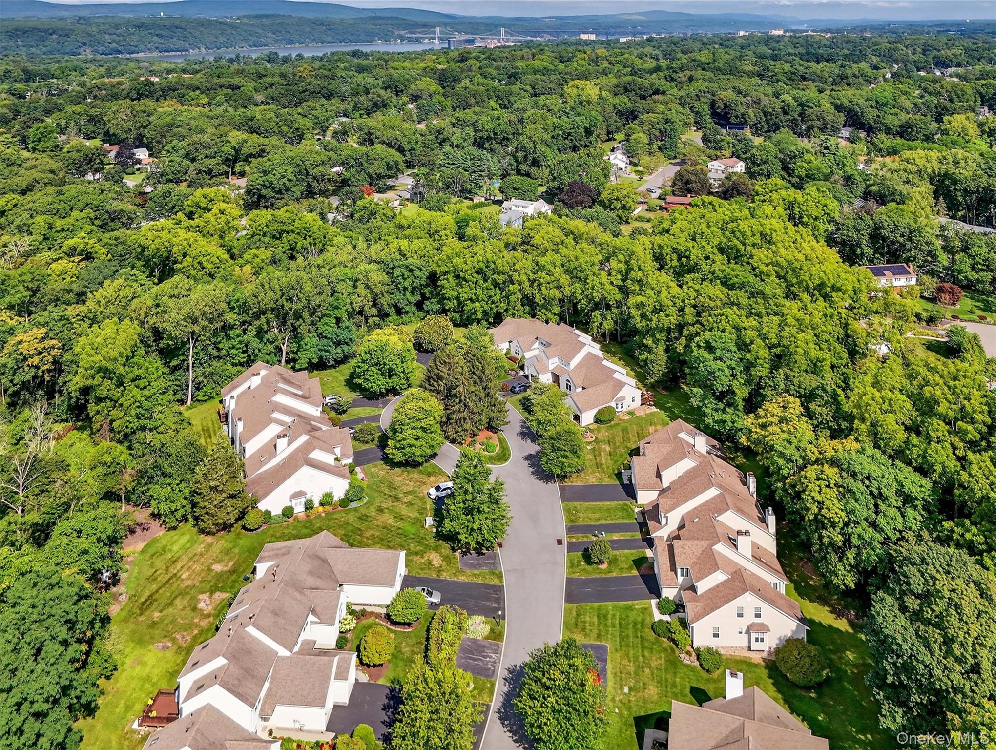 38 Prestwick Court, Poughkeepsie, NY 12603