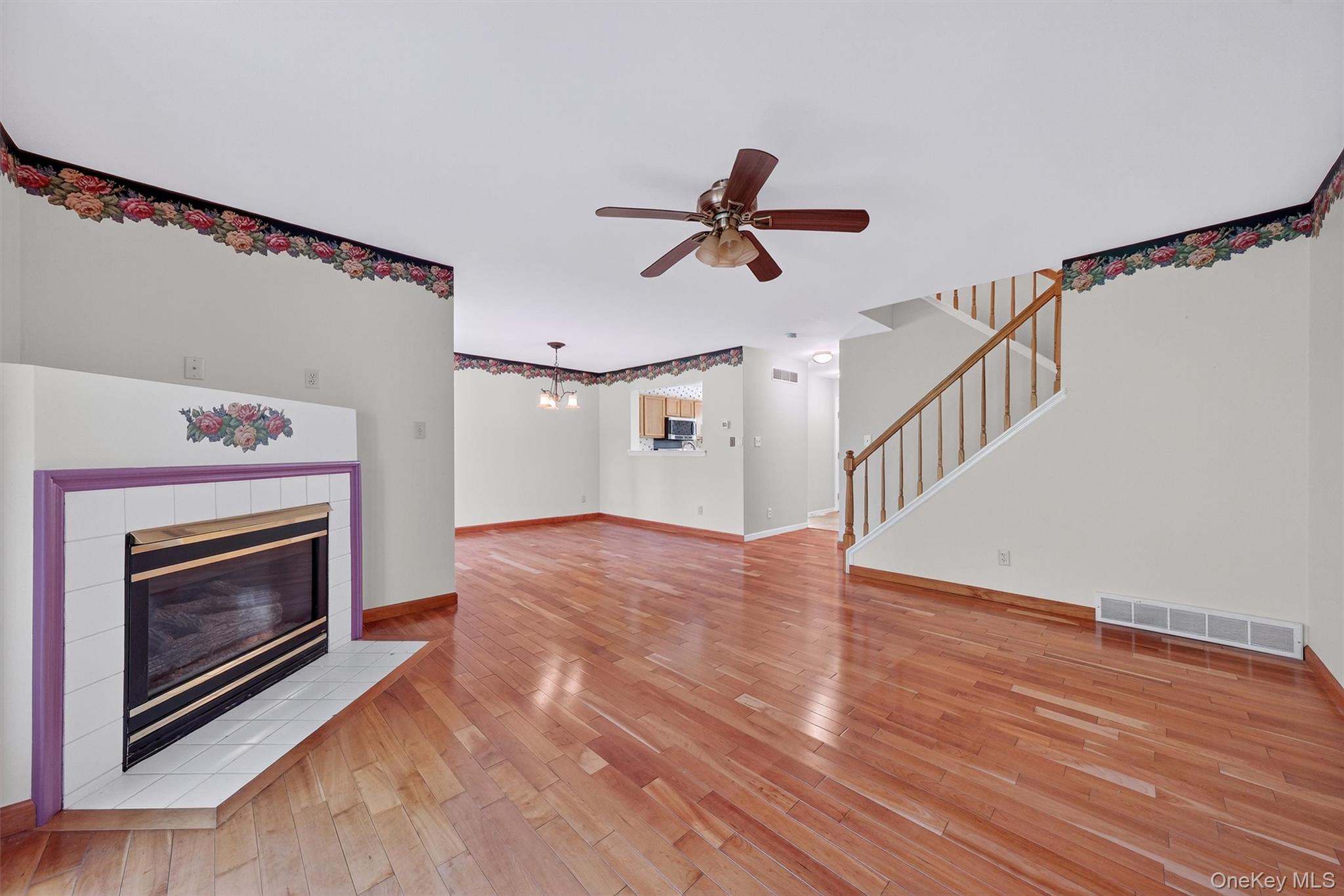 38 Prestwick Court, Poughkeepsie, NY 12603