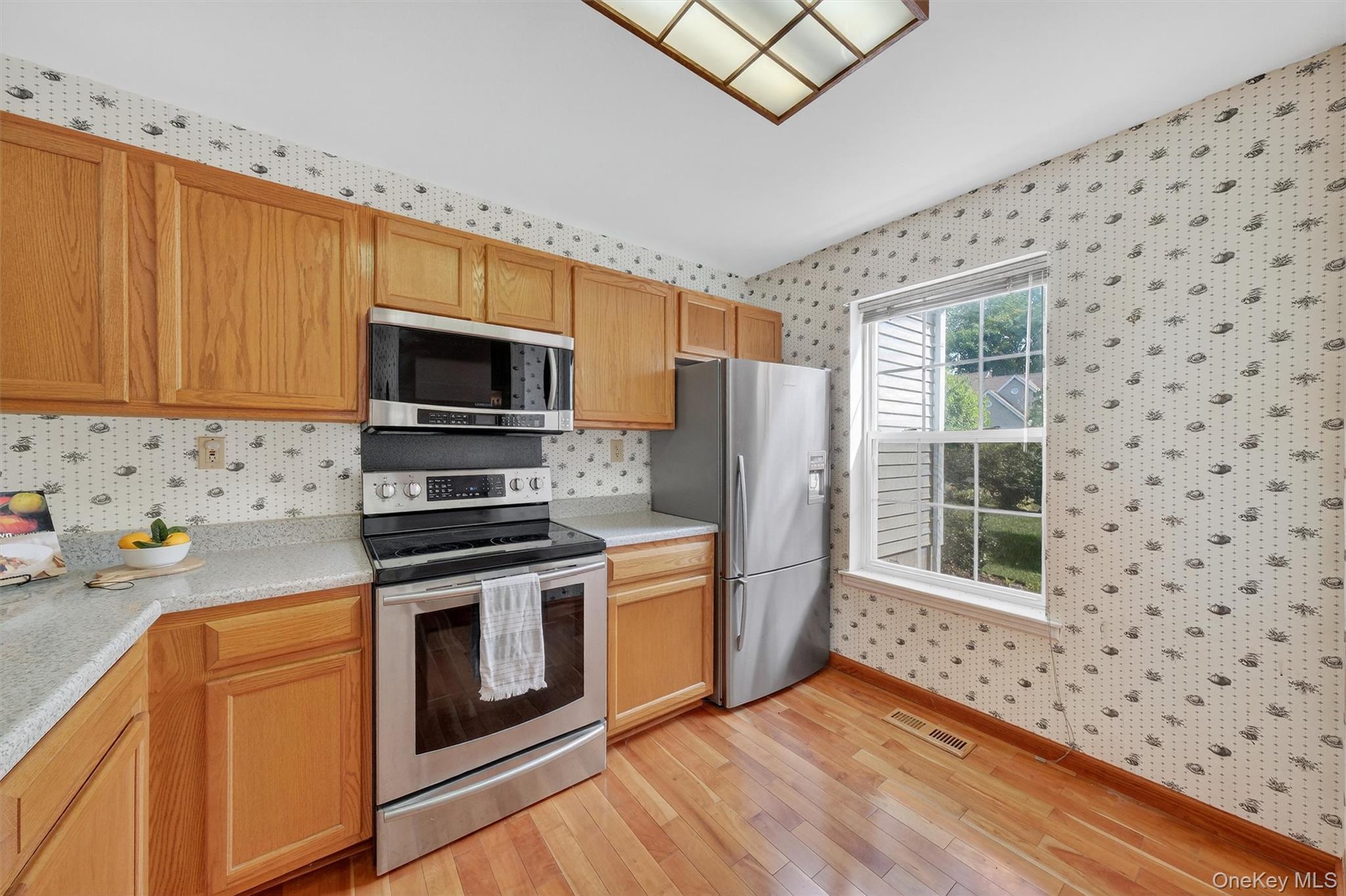 38 Prestwick Court, Poughkeepsie, NY 12603