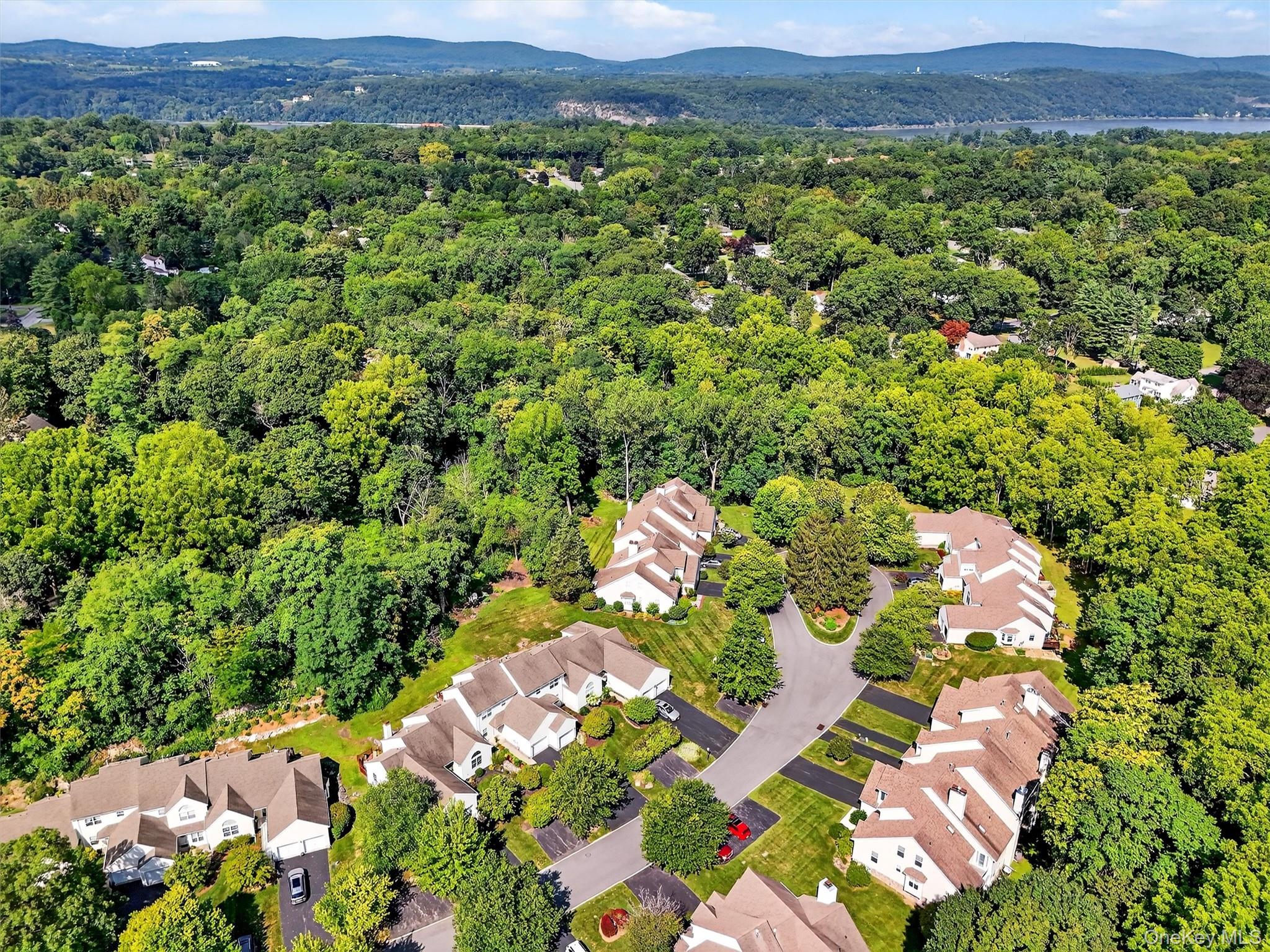 38 Prestwick Court, Poughkeepsie, NY 12603