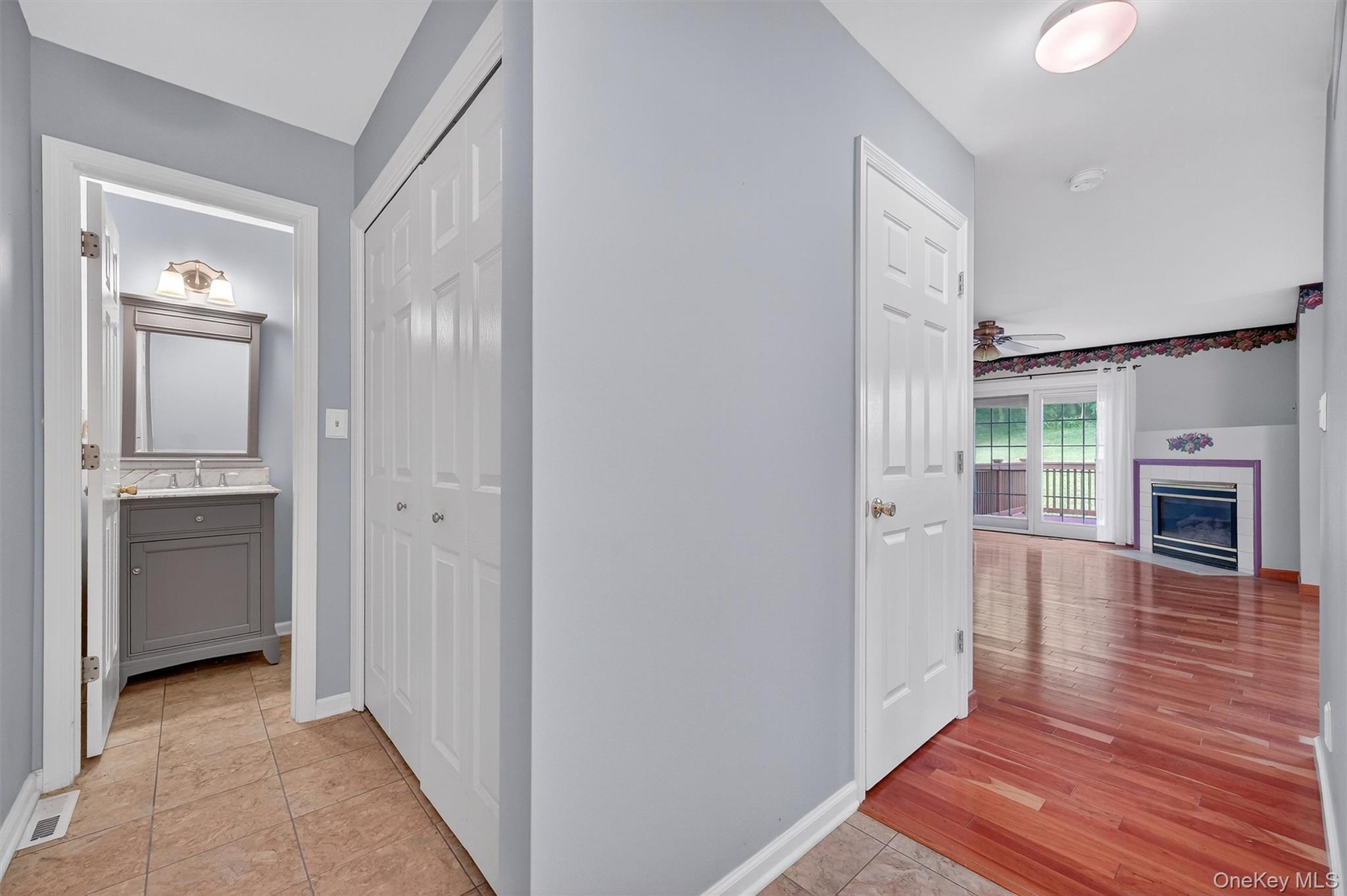 38 Prestwick Court, Poughkeepsie, NY 12603