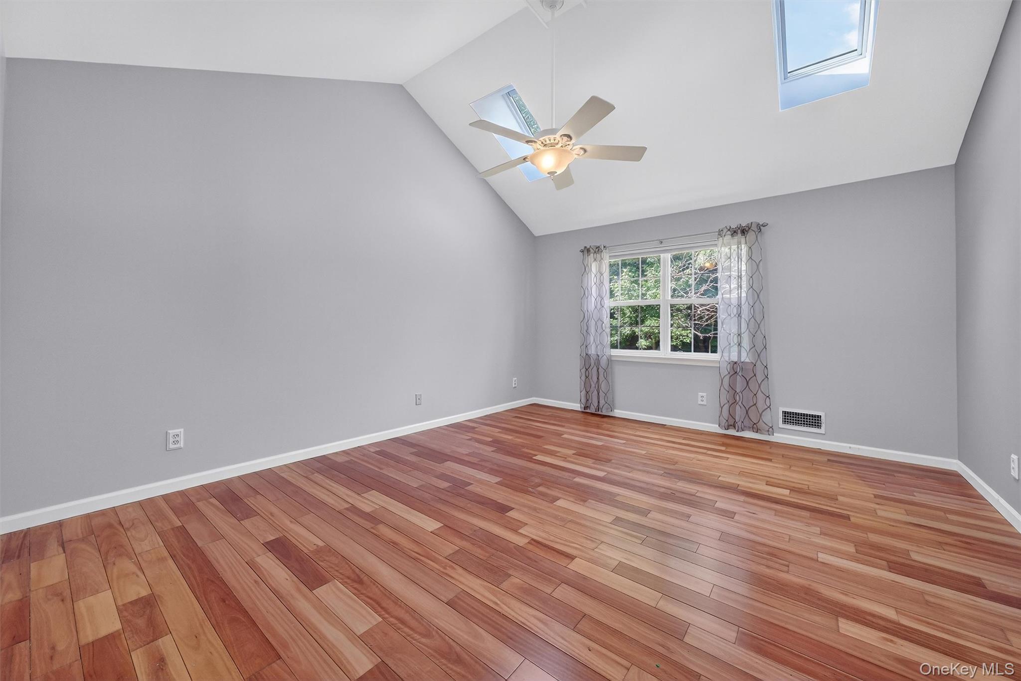 38 Prestwick Court, Poughkeepsie, NY 12603