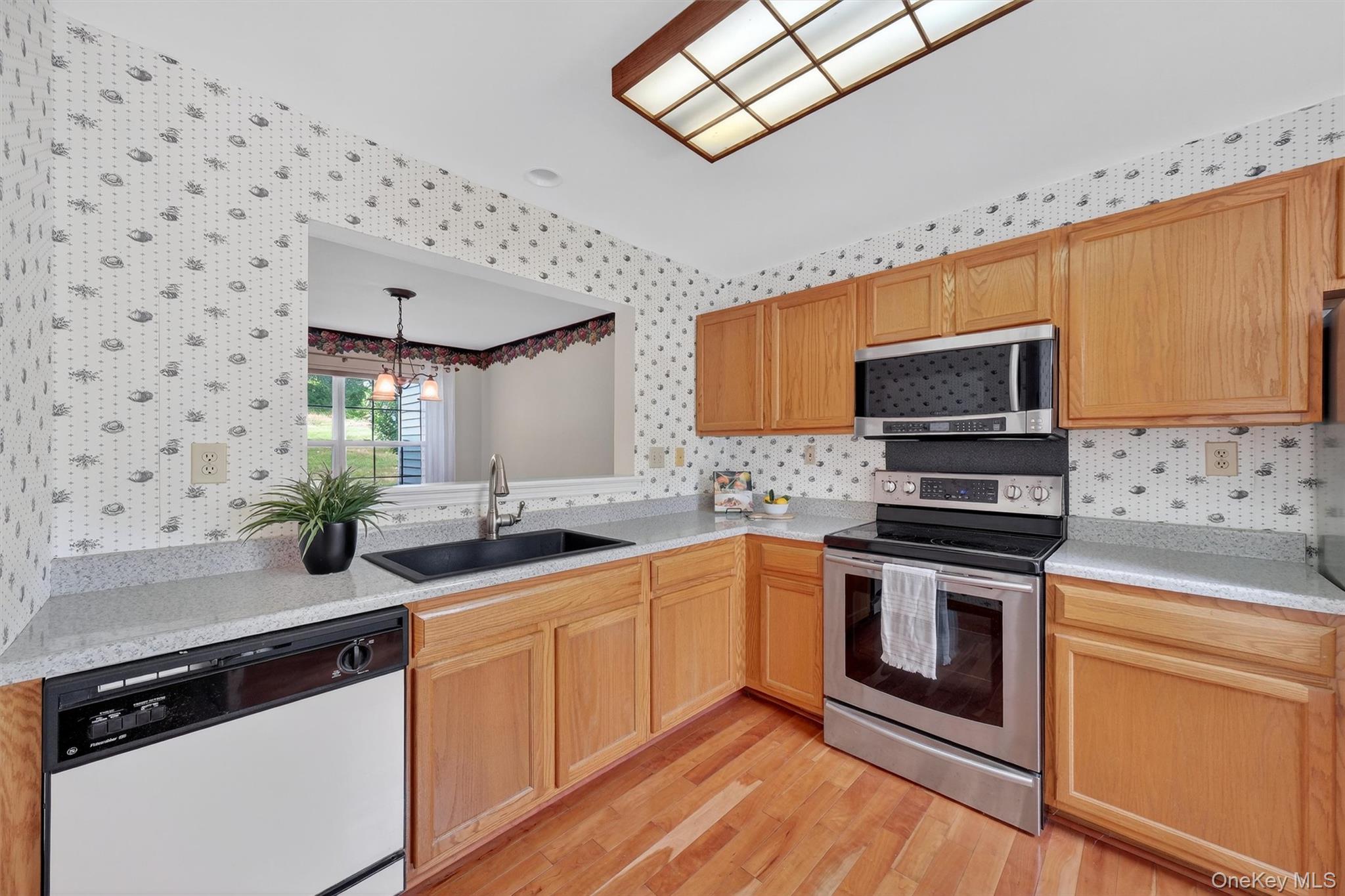 38 Prestwick Court, Poughkeepsie, NY 12603