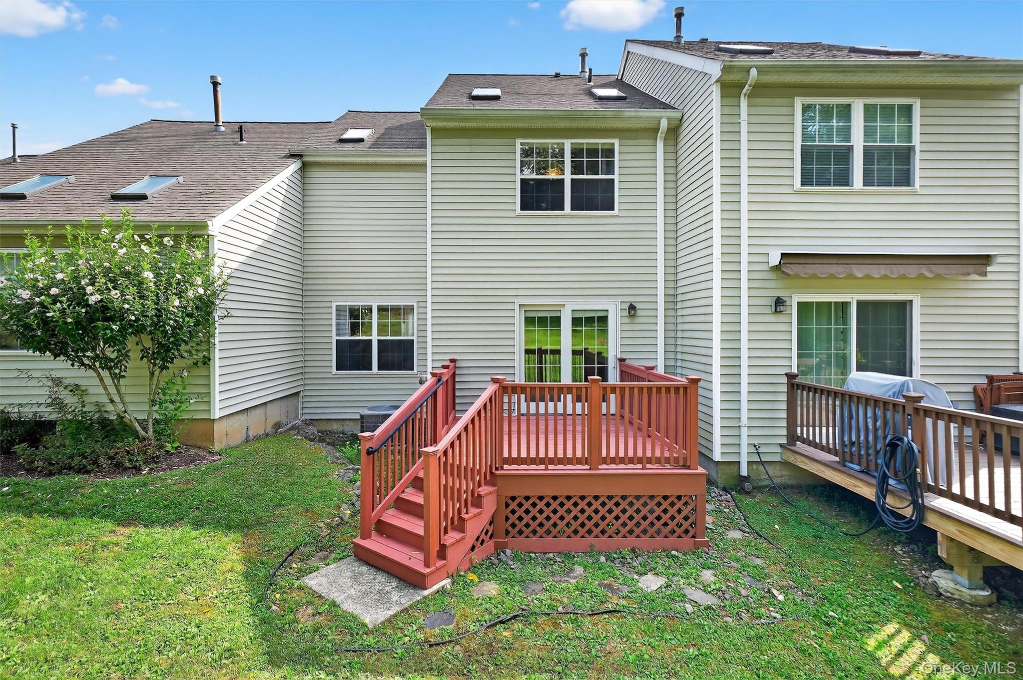 38 Prestwick Court, Poughkeepsie, NY 12603