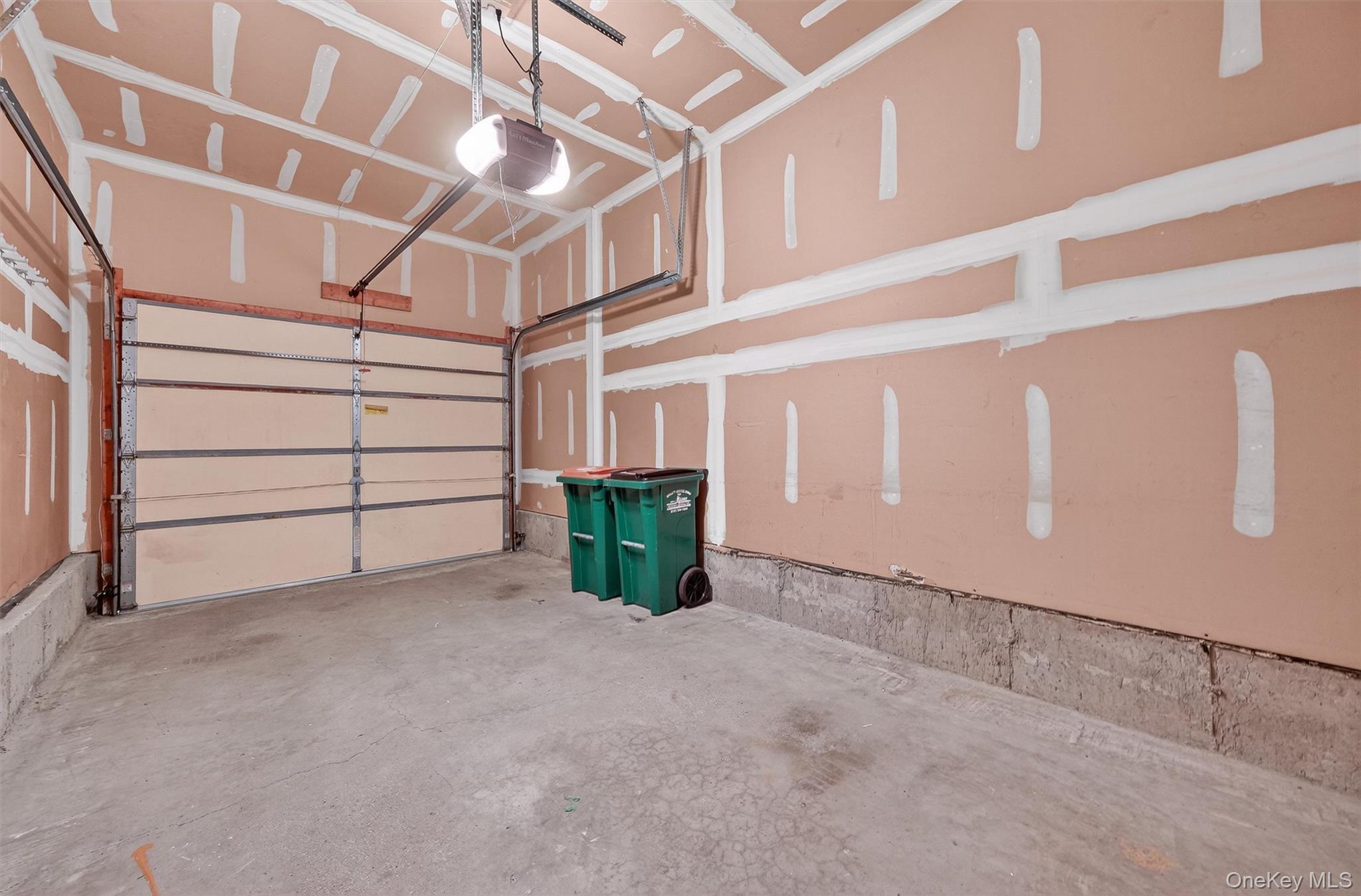 38 Prestwick Court, Poughkeepsie, NY 12603