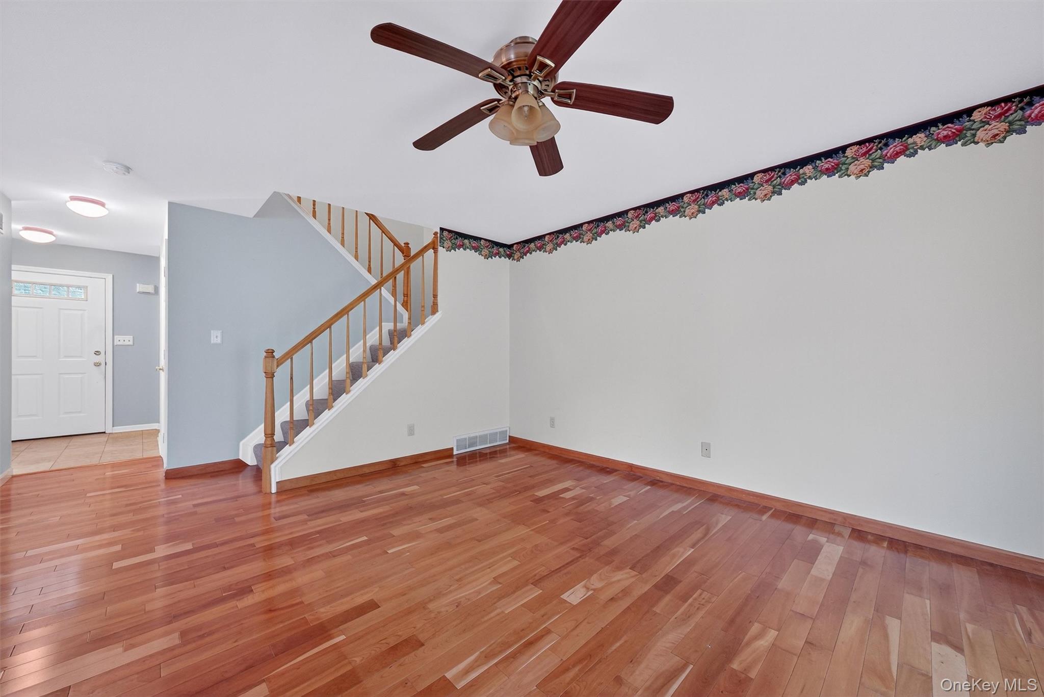 38 Prestwick Court, Poughkeepsie, NY 12603