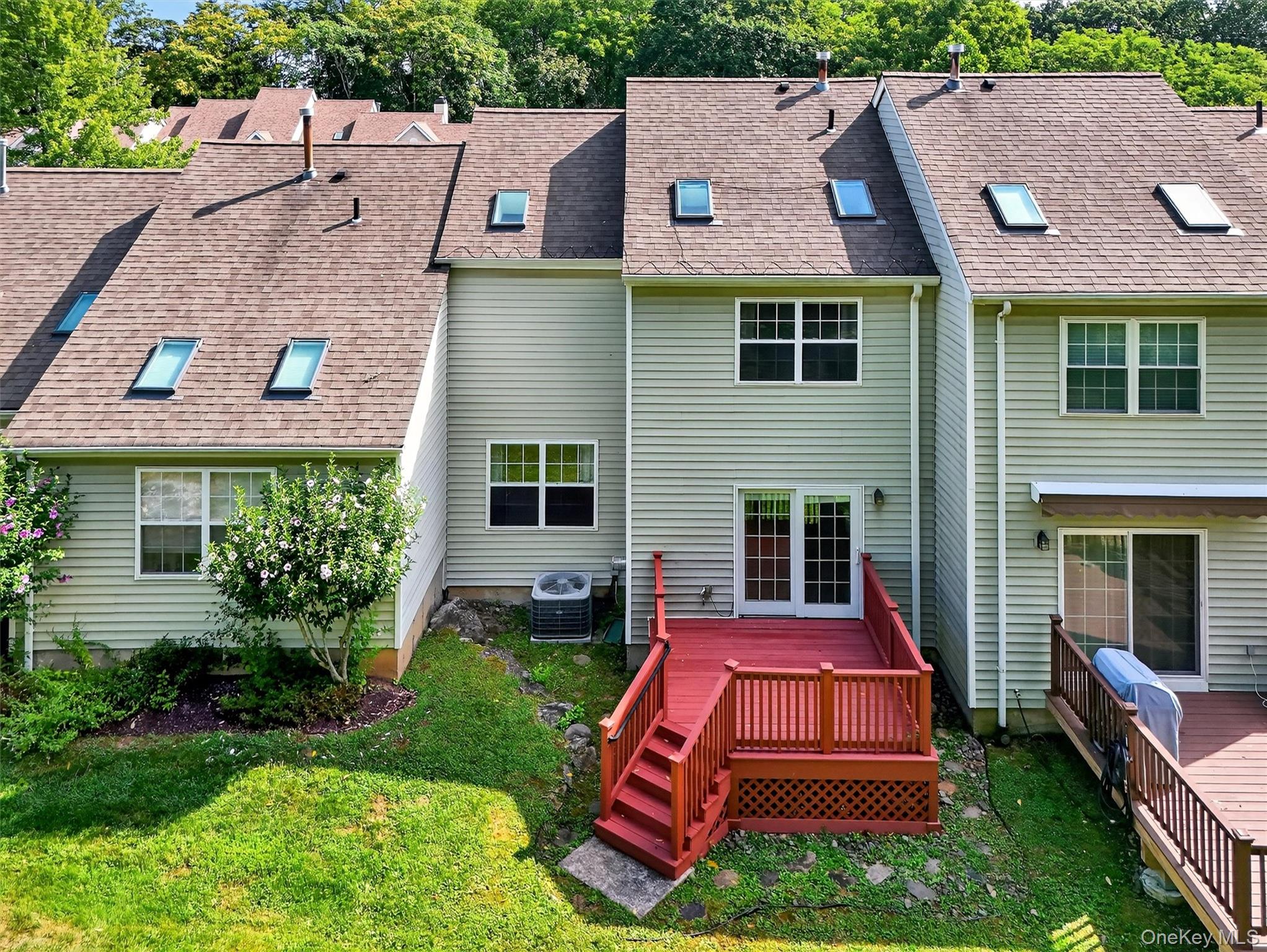 38 Prestwick Court, Poughkeepsie, NY 12603