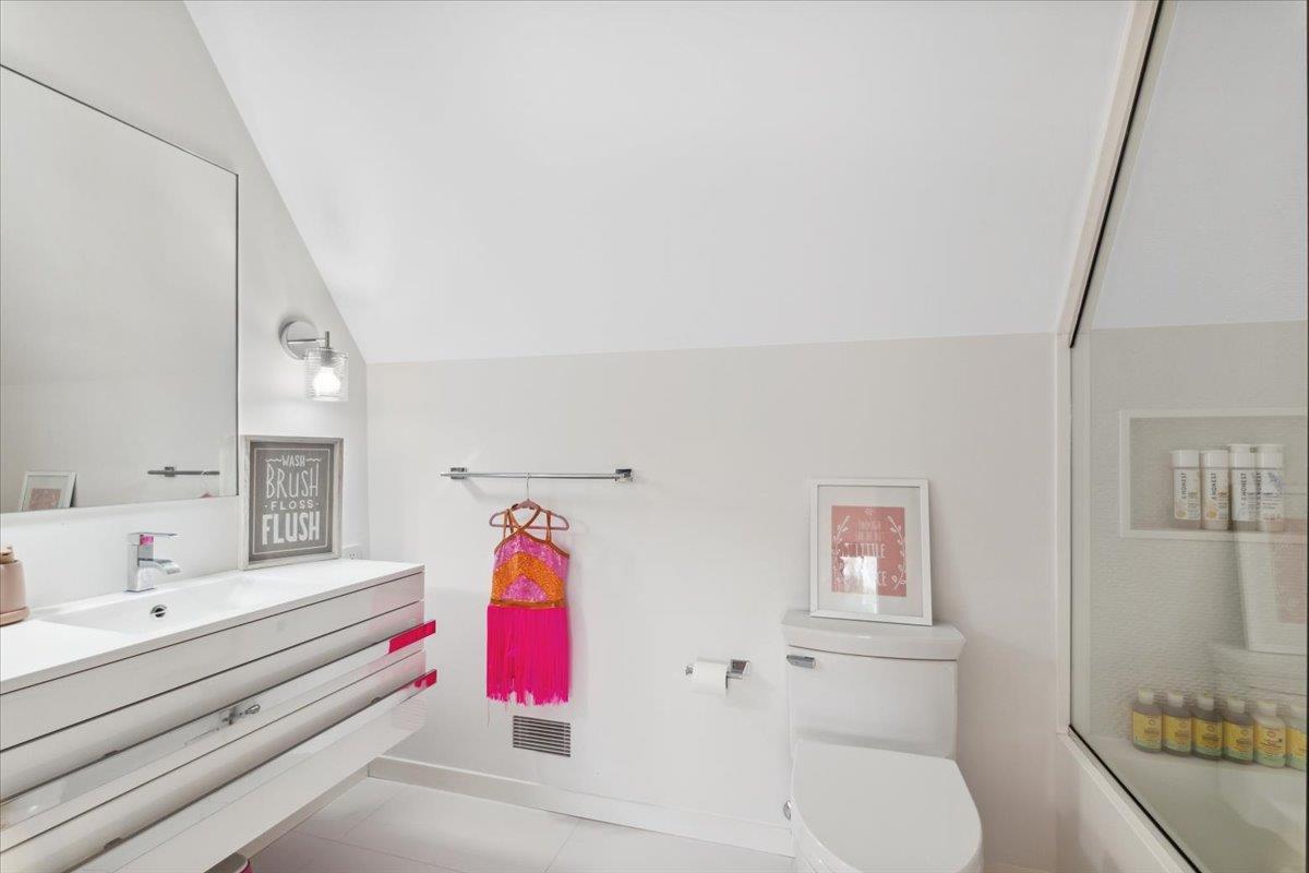 35 Halsted Place, Rye, NY 10580