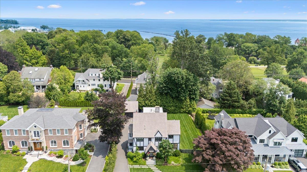 35 Halsted Place, Rye, NY 10580