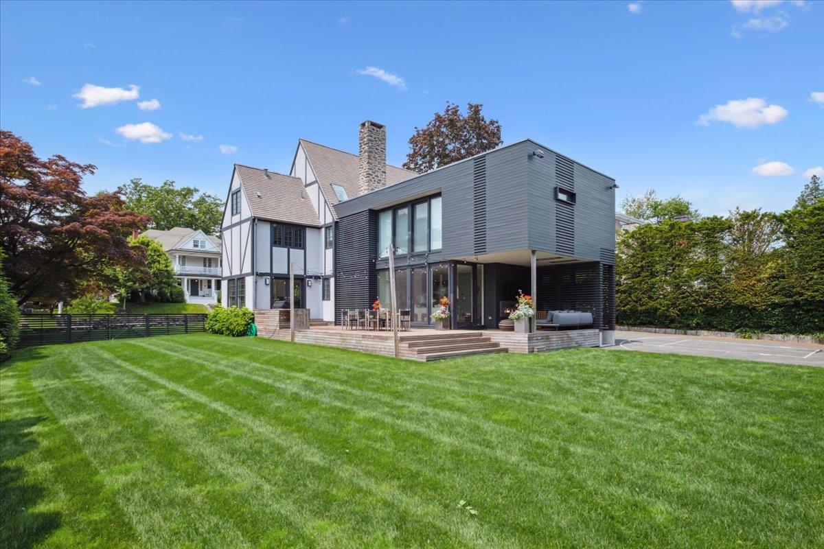 35 Halsted Place, Rye, NY 10580