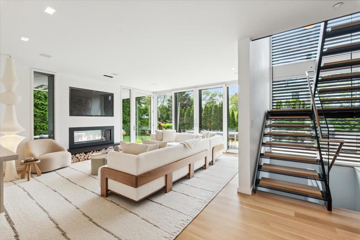 35 Halsted Place, Rye, NY 10580