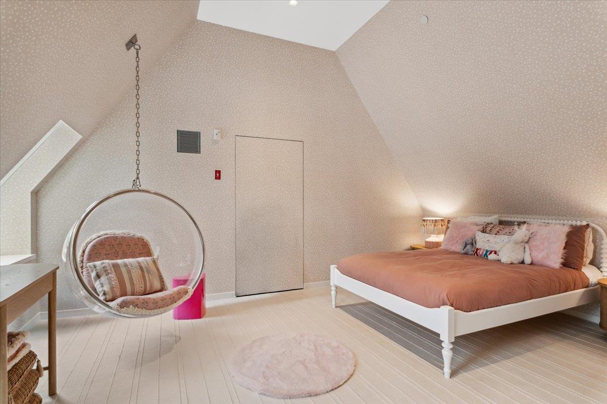 35 Halsted Place, Rye, NY 10580