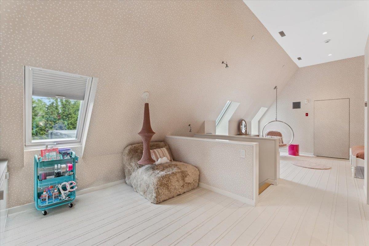 35 Halsted Place, Rye, NY 10580